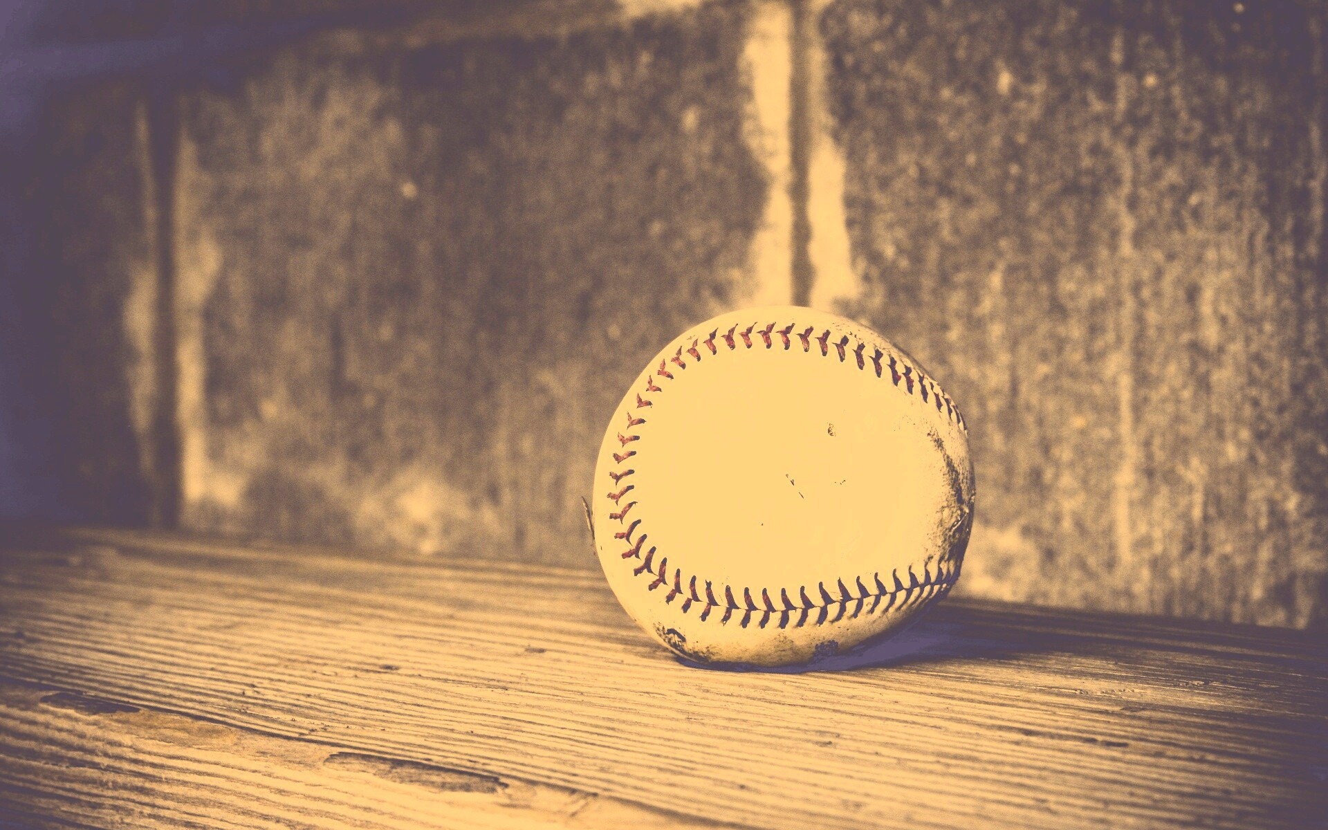 Старый бейсбольный мяч обои
