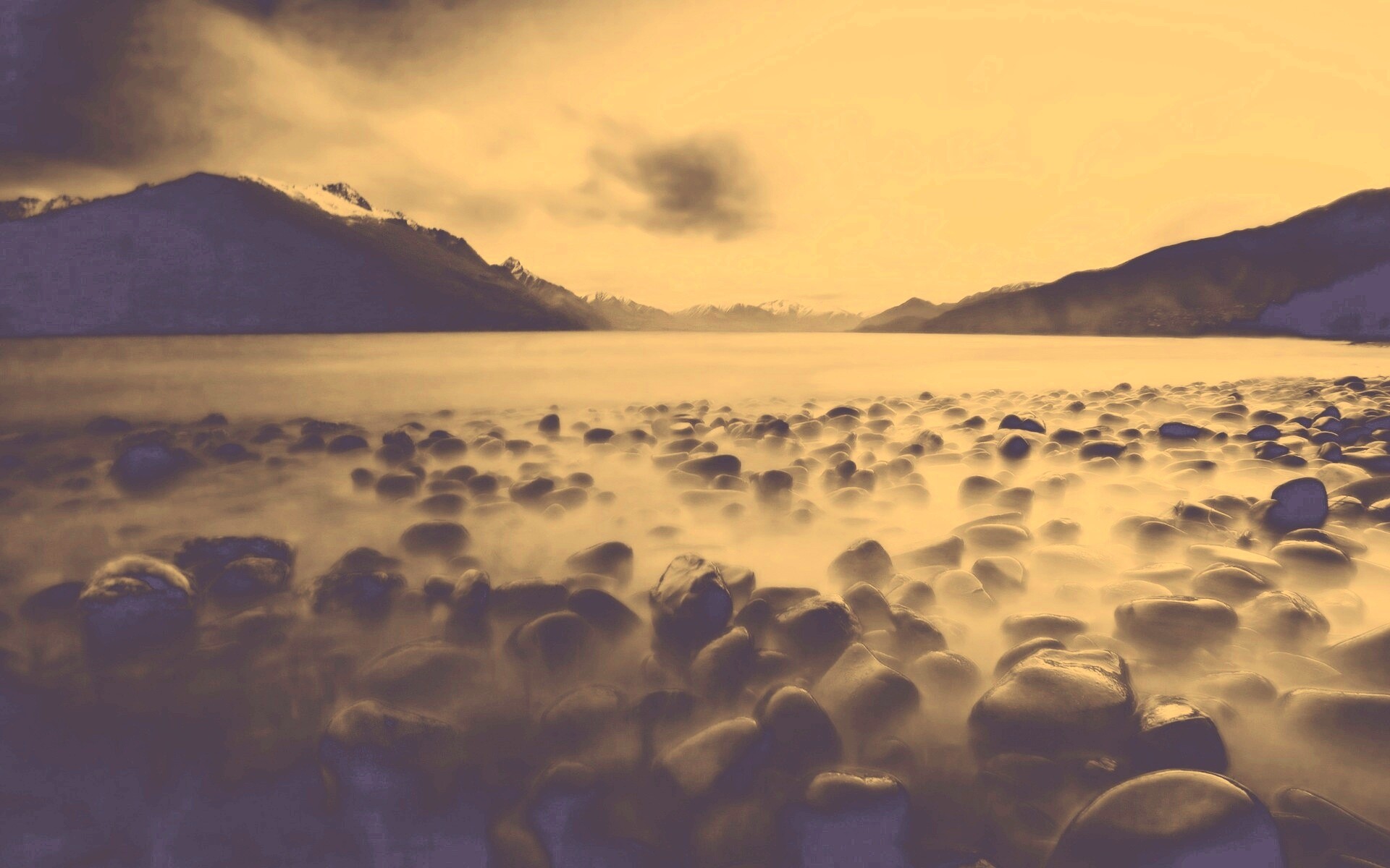 Озеро в тумане обои