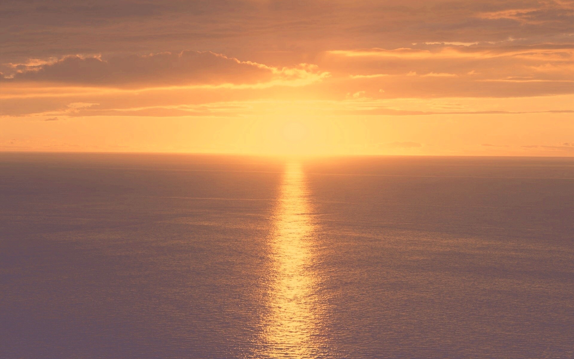 Закат и его отражение в море обои