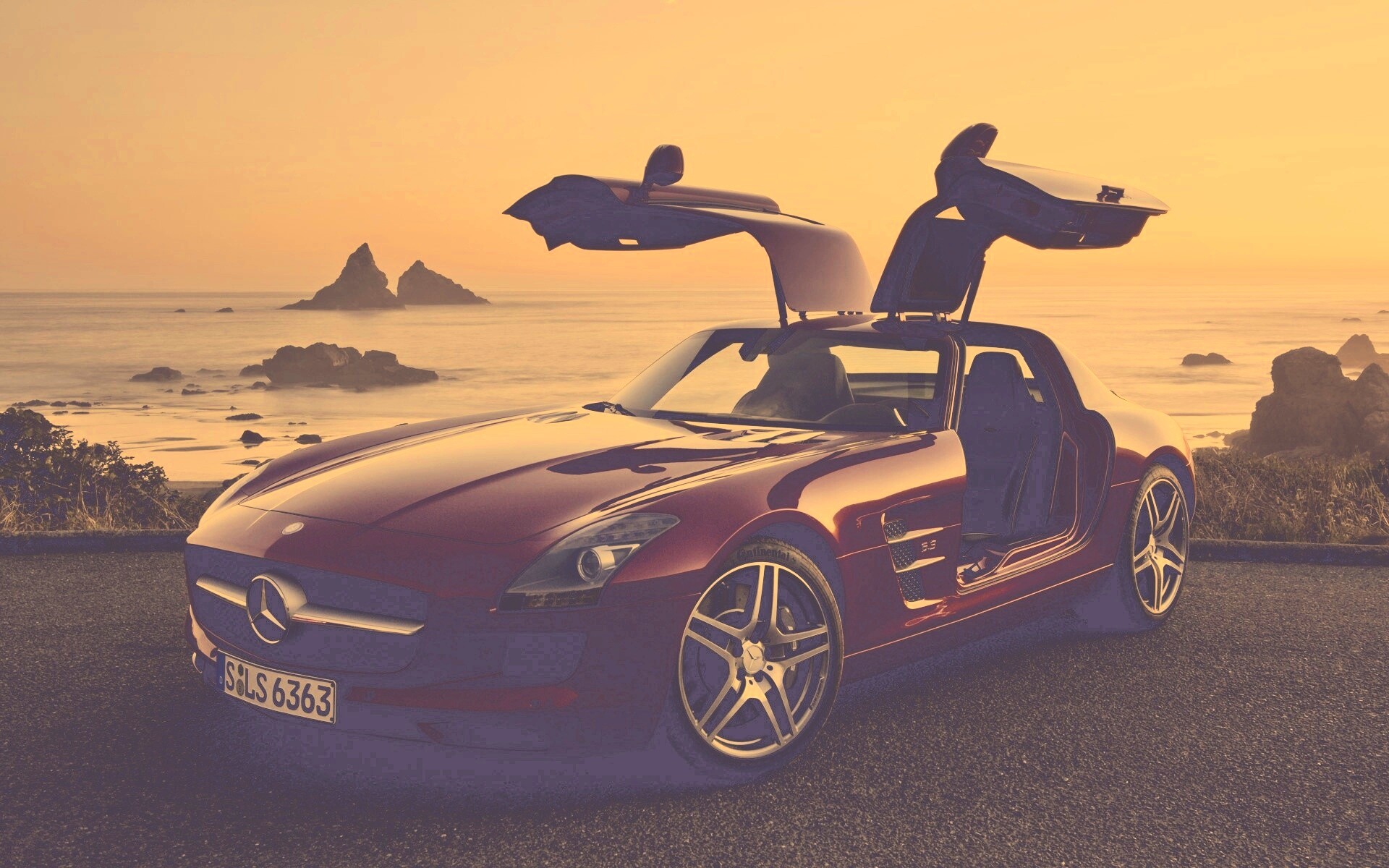 Мерседес на побережье обои