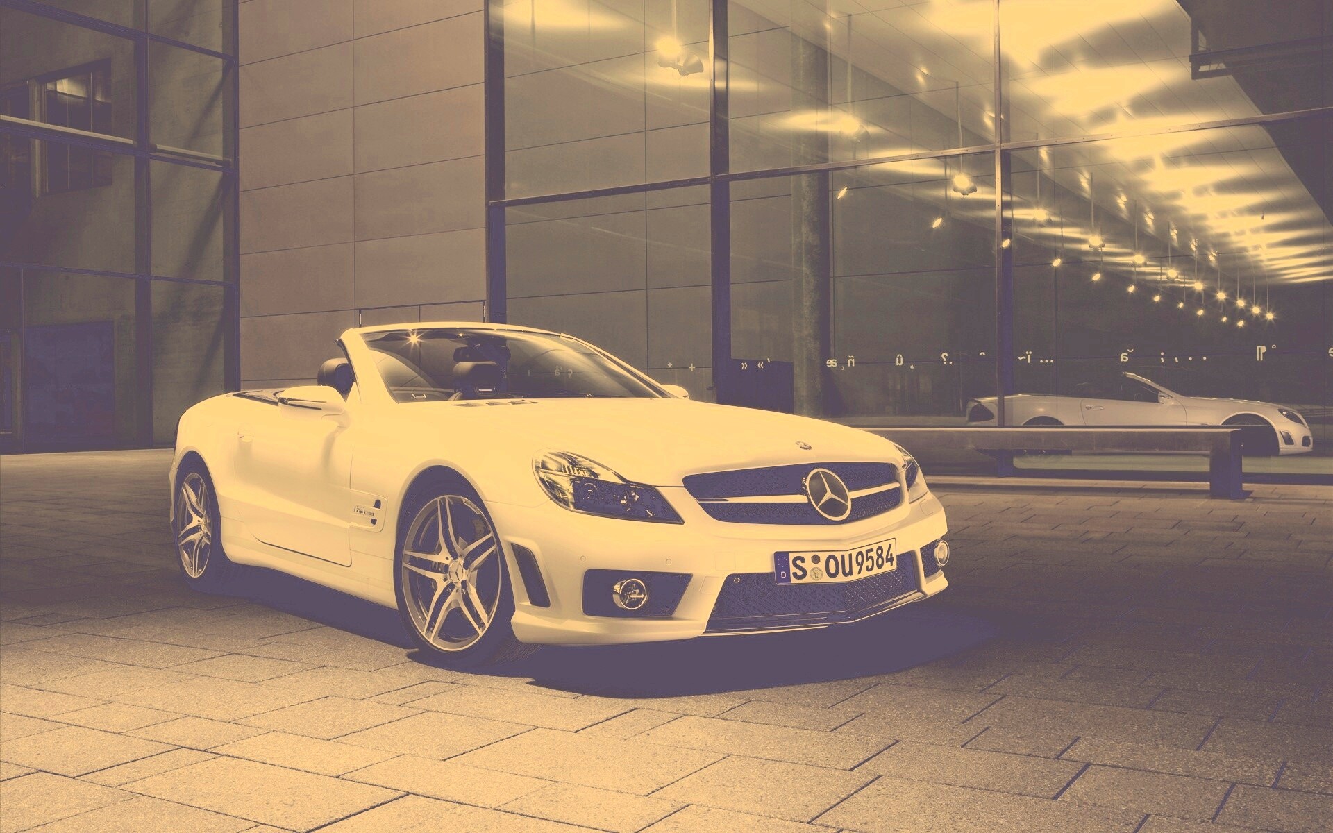 Белый мерседес с открытым верхом обои