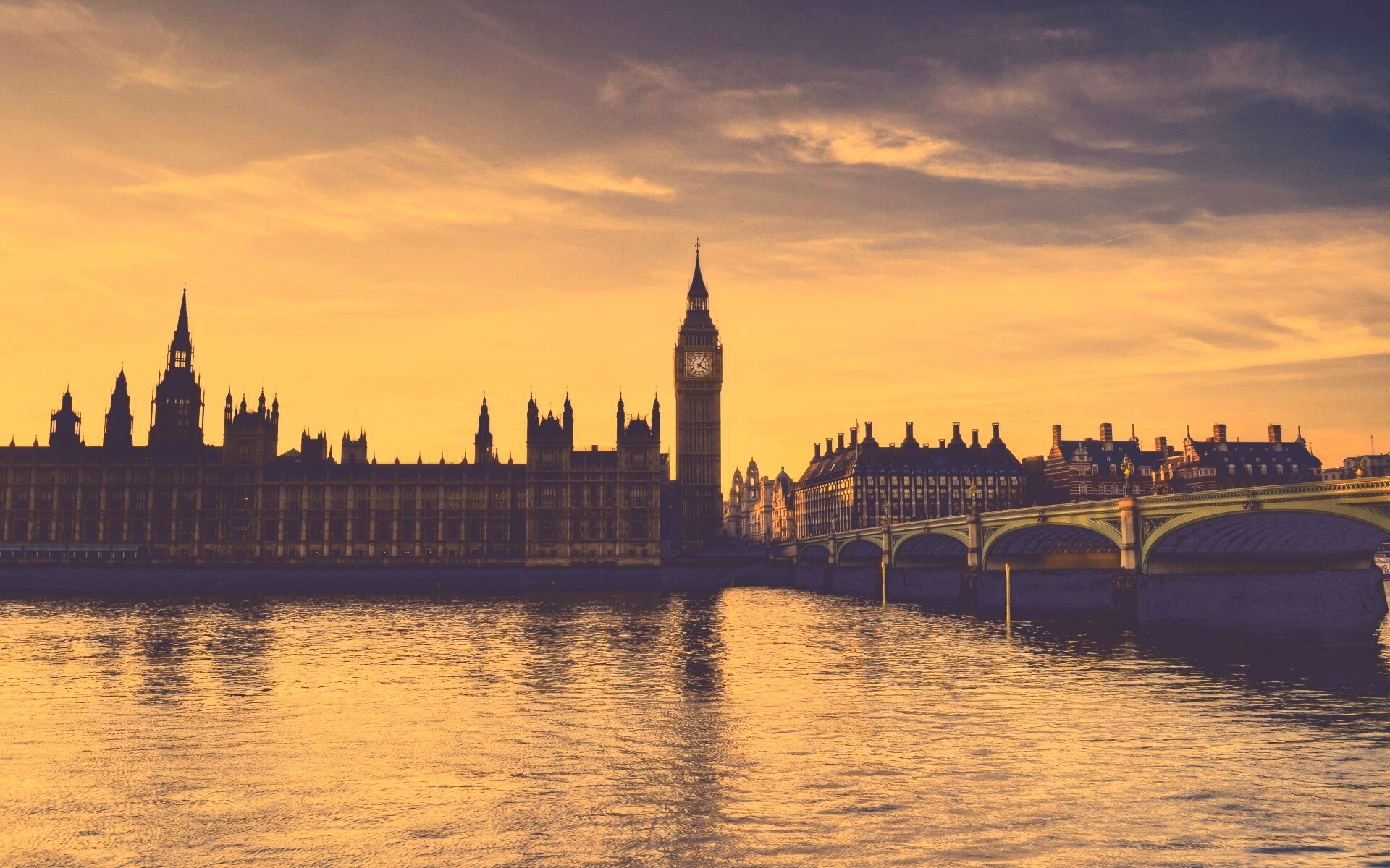 Биг-Бен на берегу Темзы обои