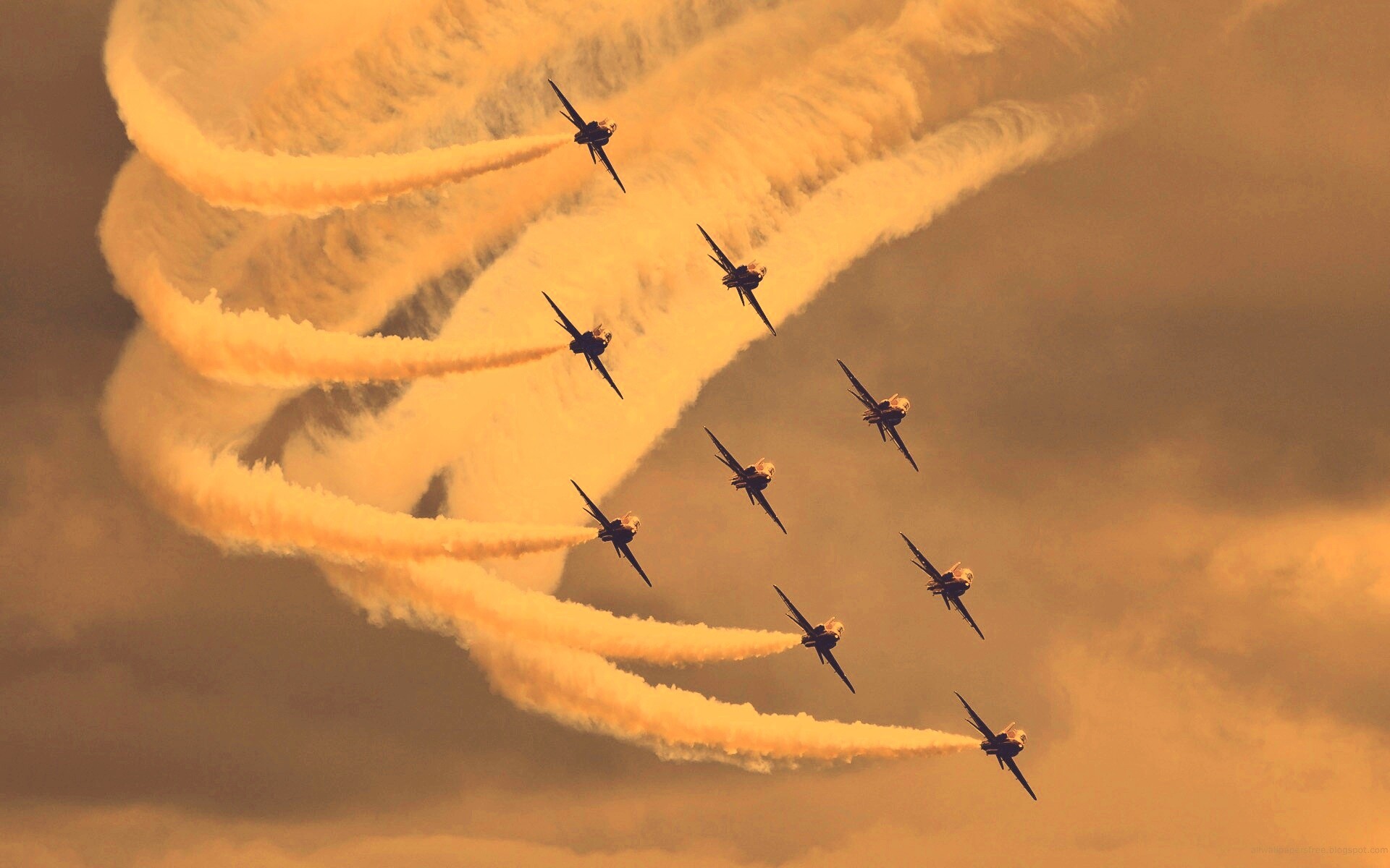 Красивая эскадра самолетов на авиашоу обои