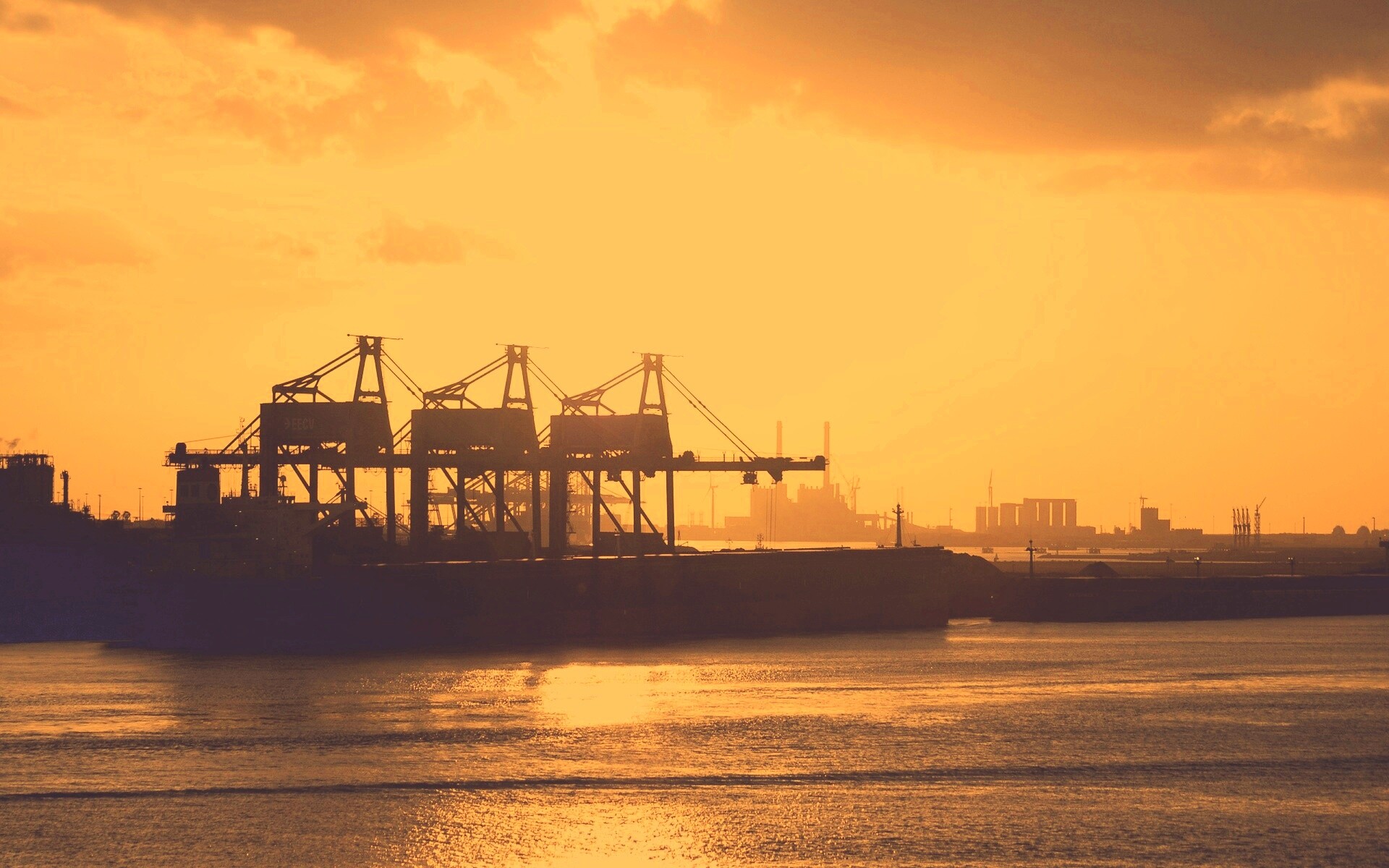 Грузовой порт обои