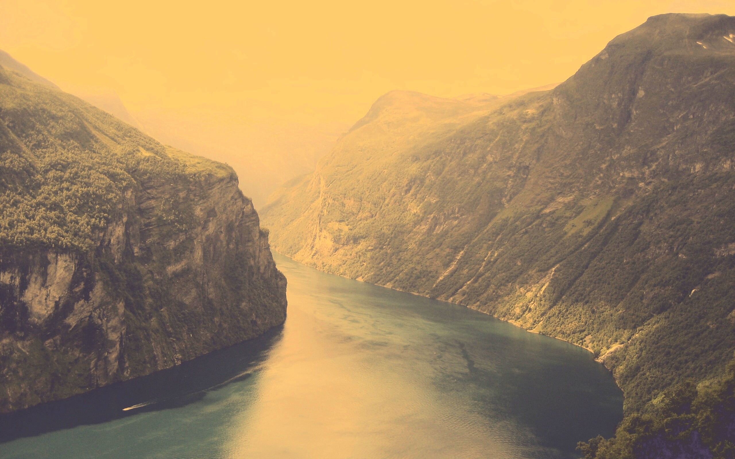 Горная река обои