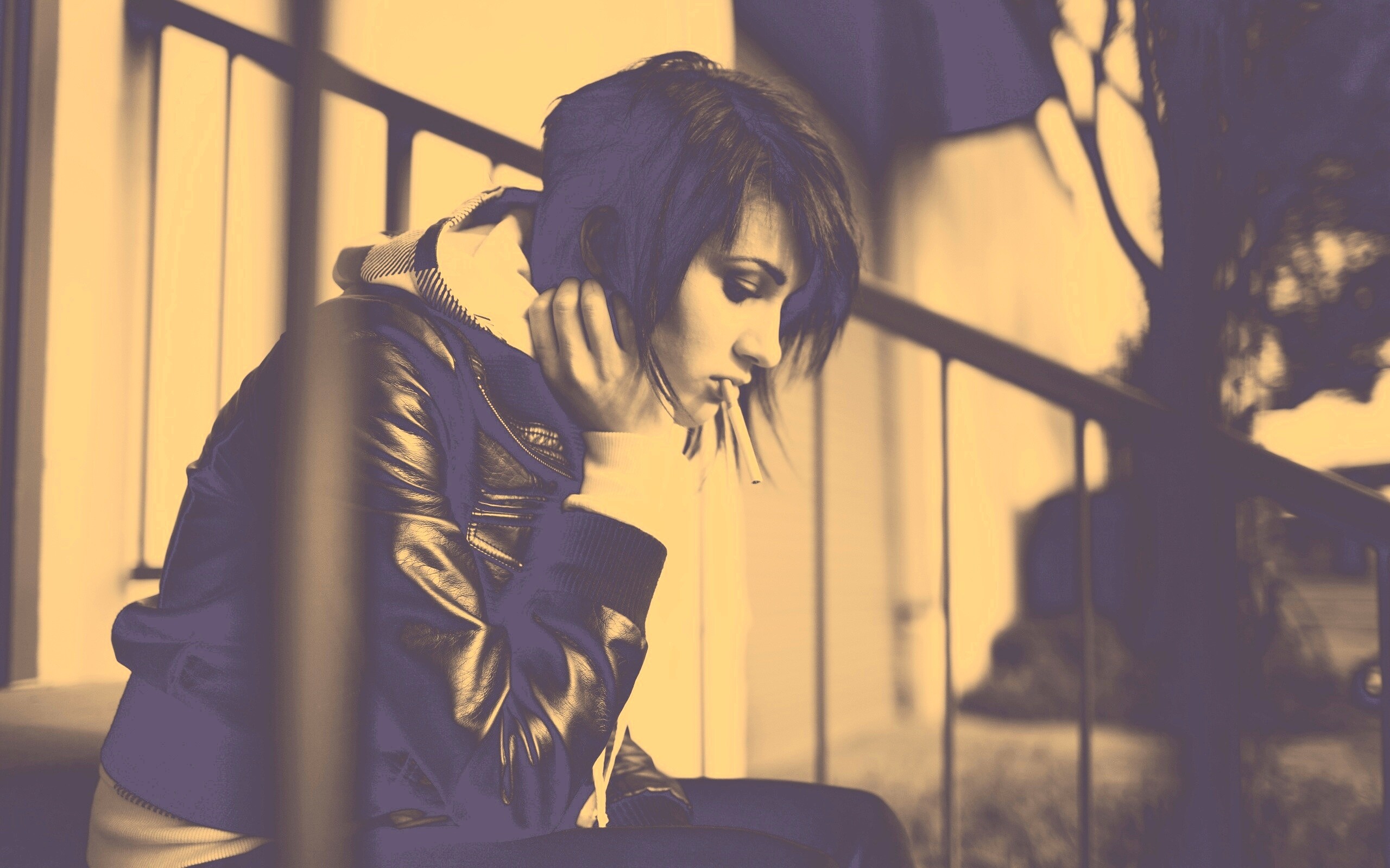 Девушка с сигаретой обои