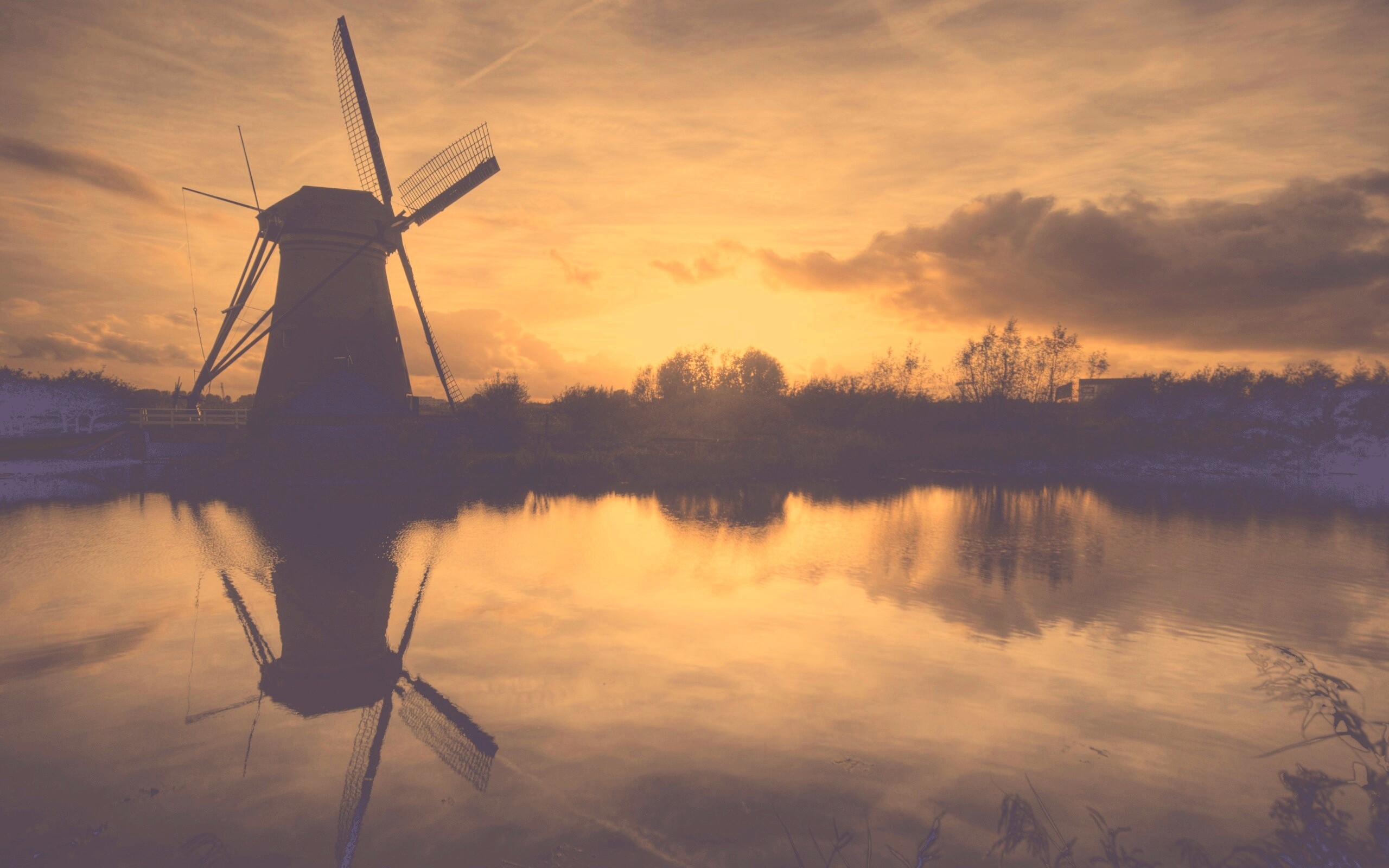 Мельница на озере обои