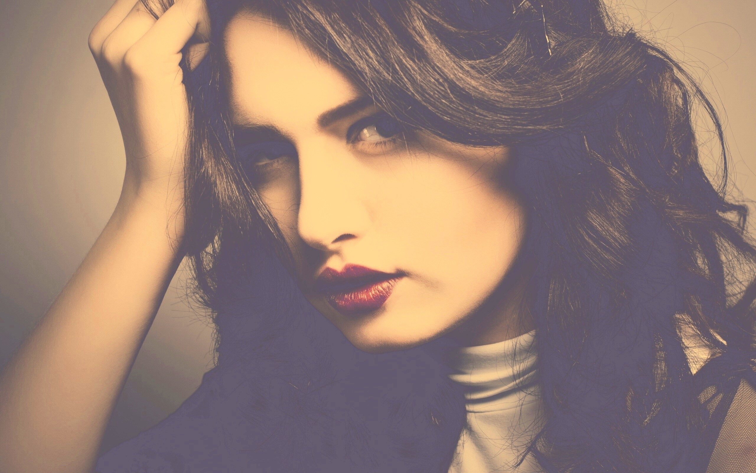 Модель с отличным макияжем обои