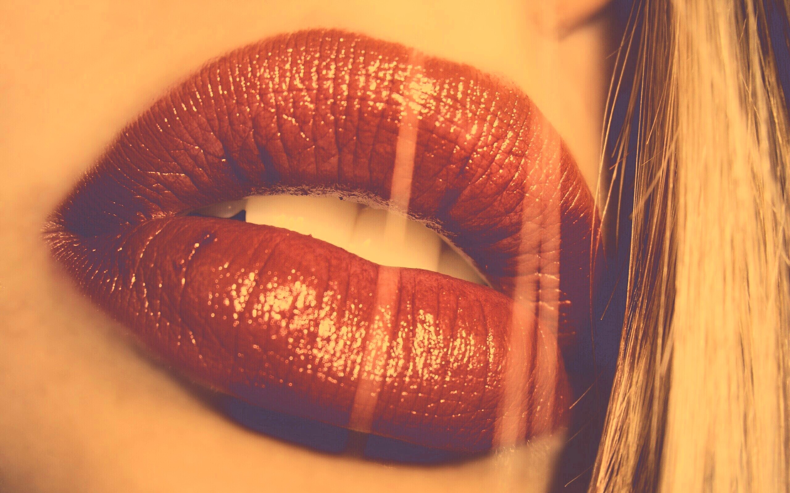 Сочные губы обои