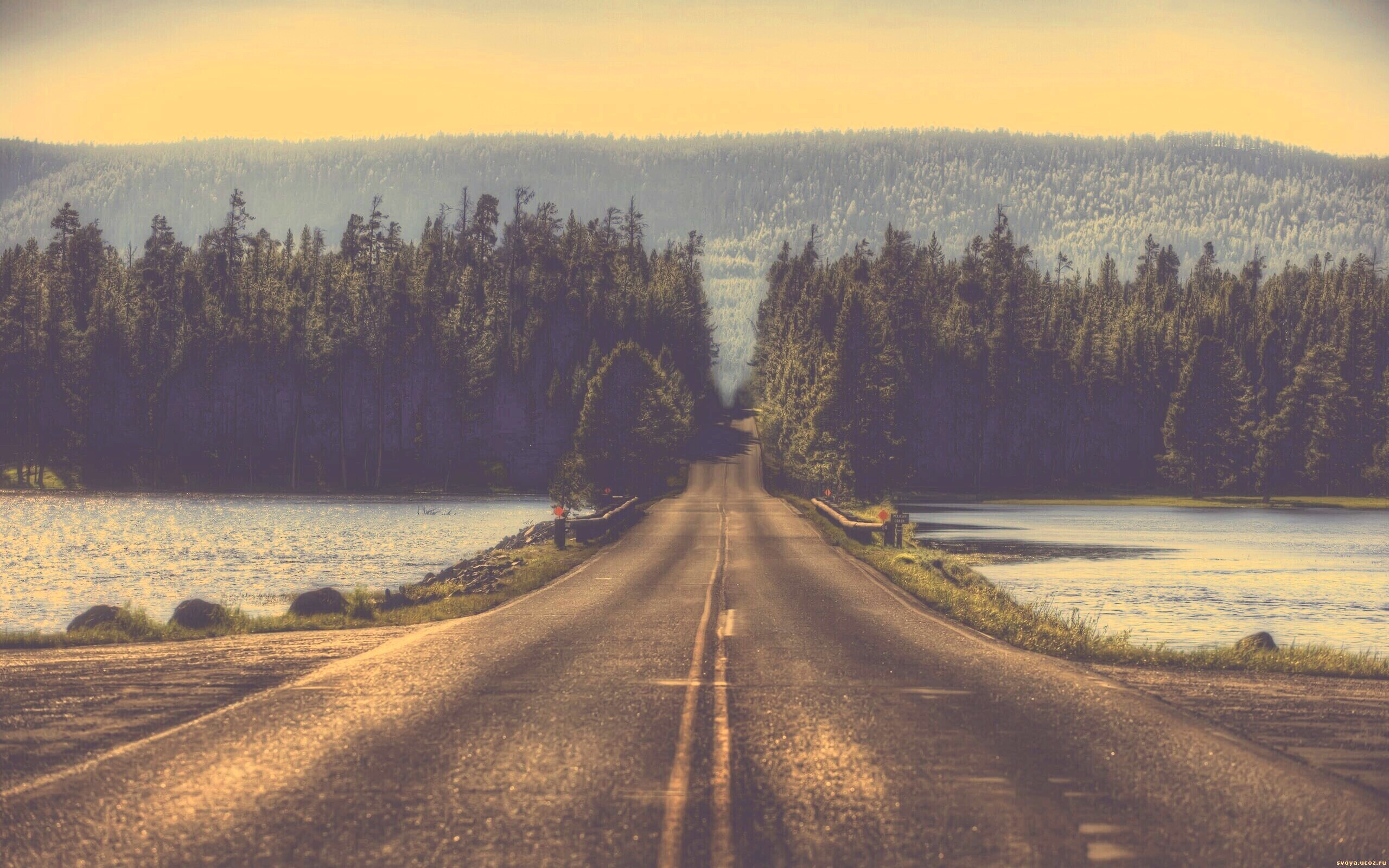 Дорога через озеро обои