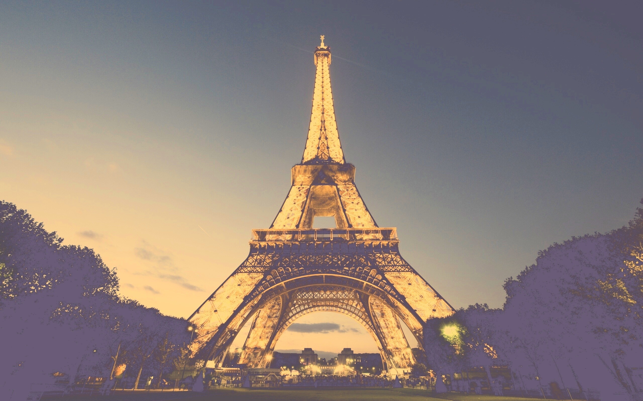 Светящаяся эйфелева башня обои