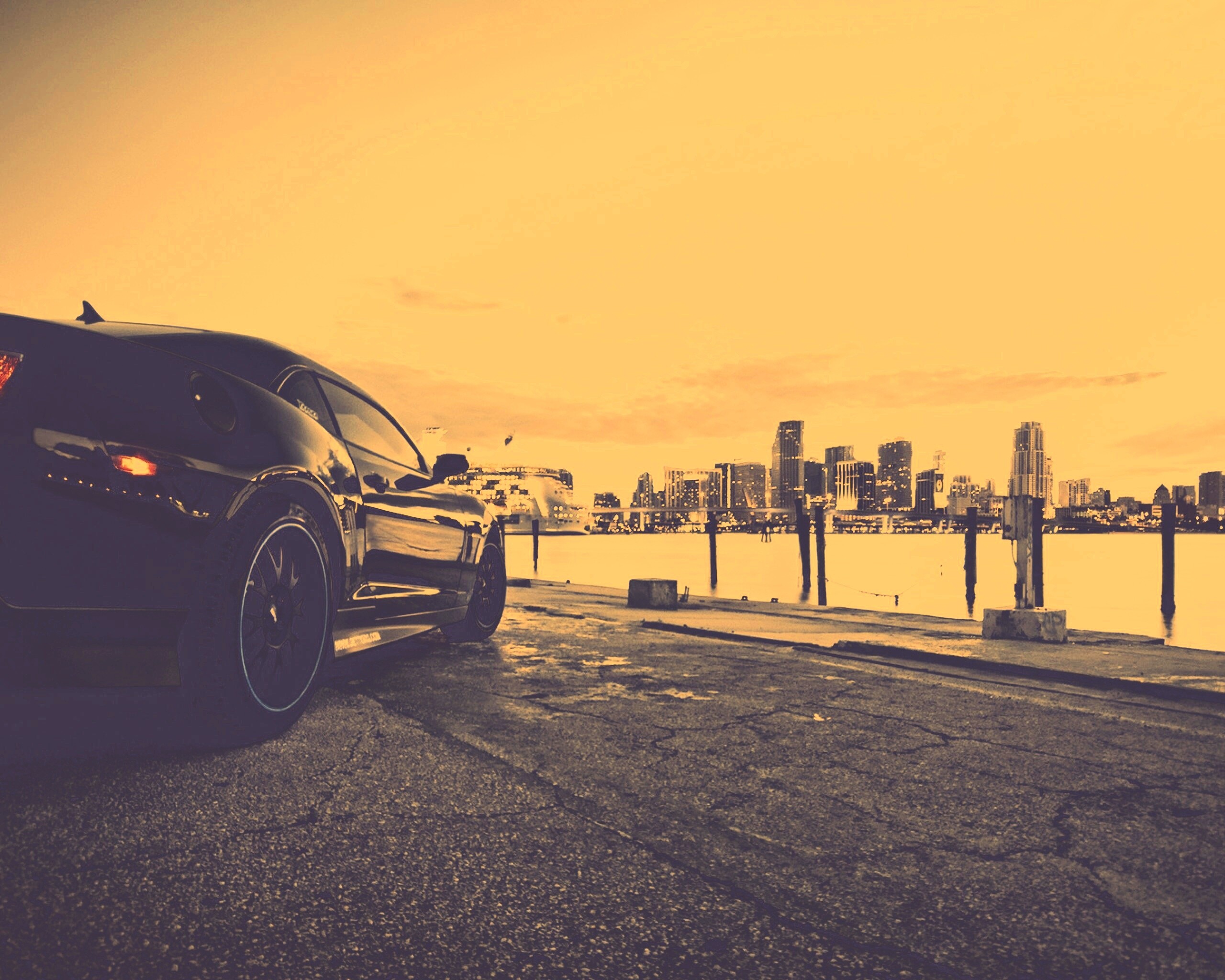 Черный спорткар обои