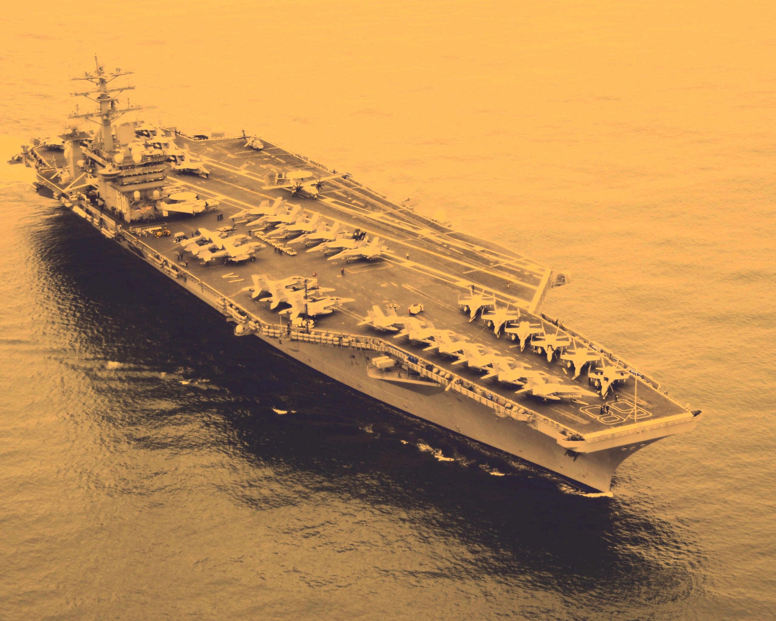 Авианосец в море обои