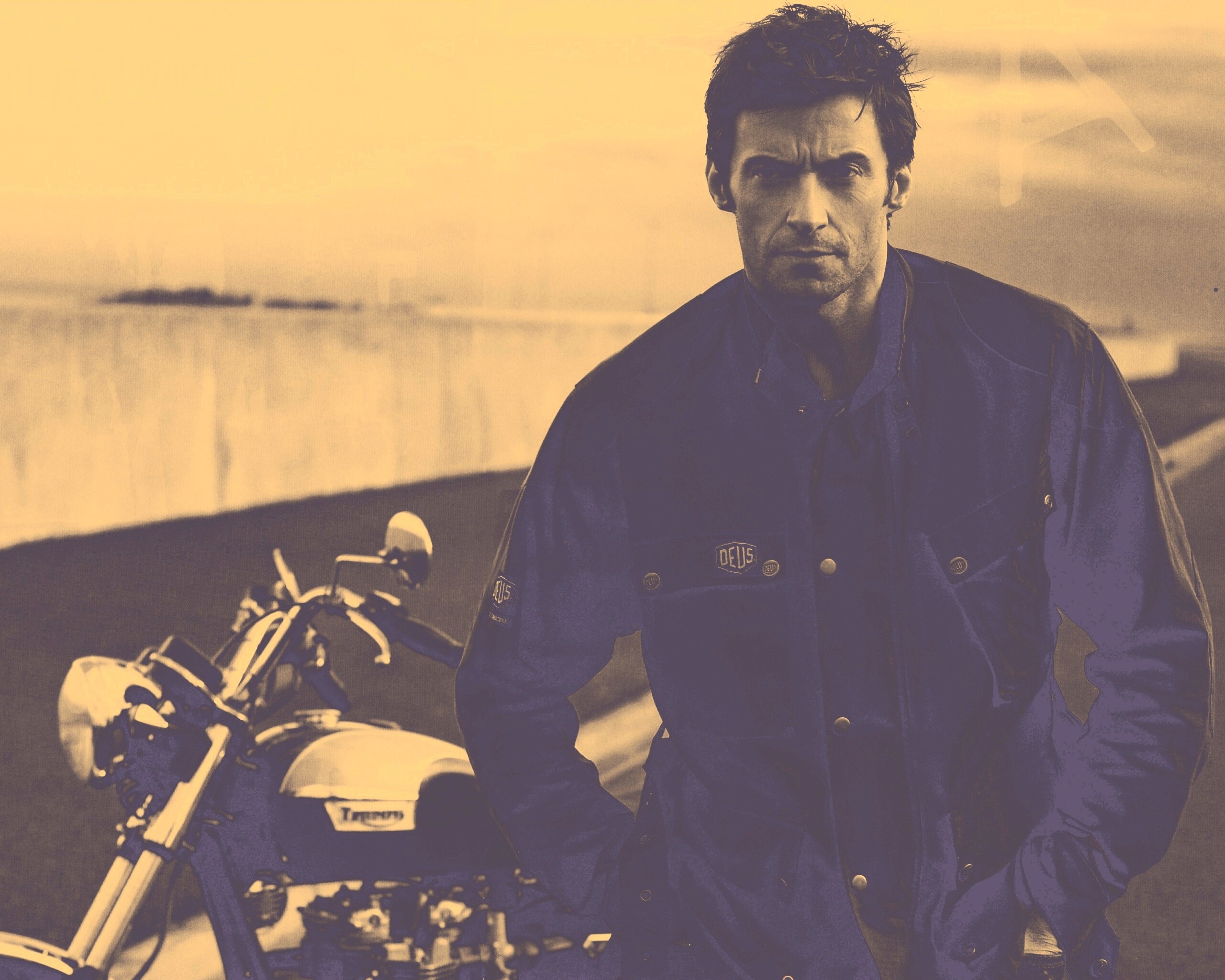 Хью Джекман с мотоциклом обои