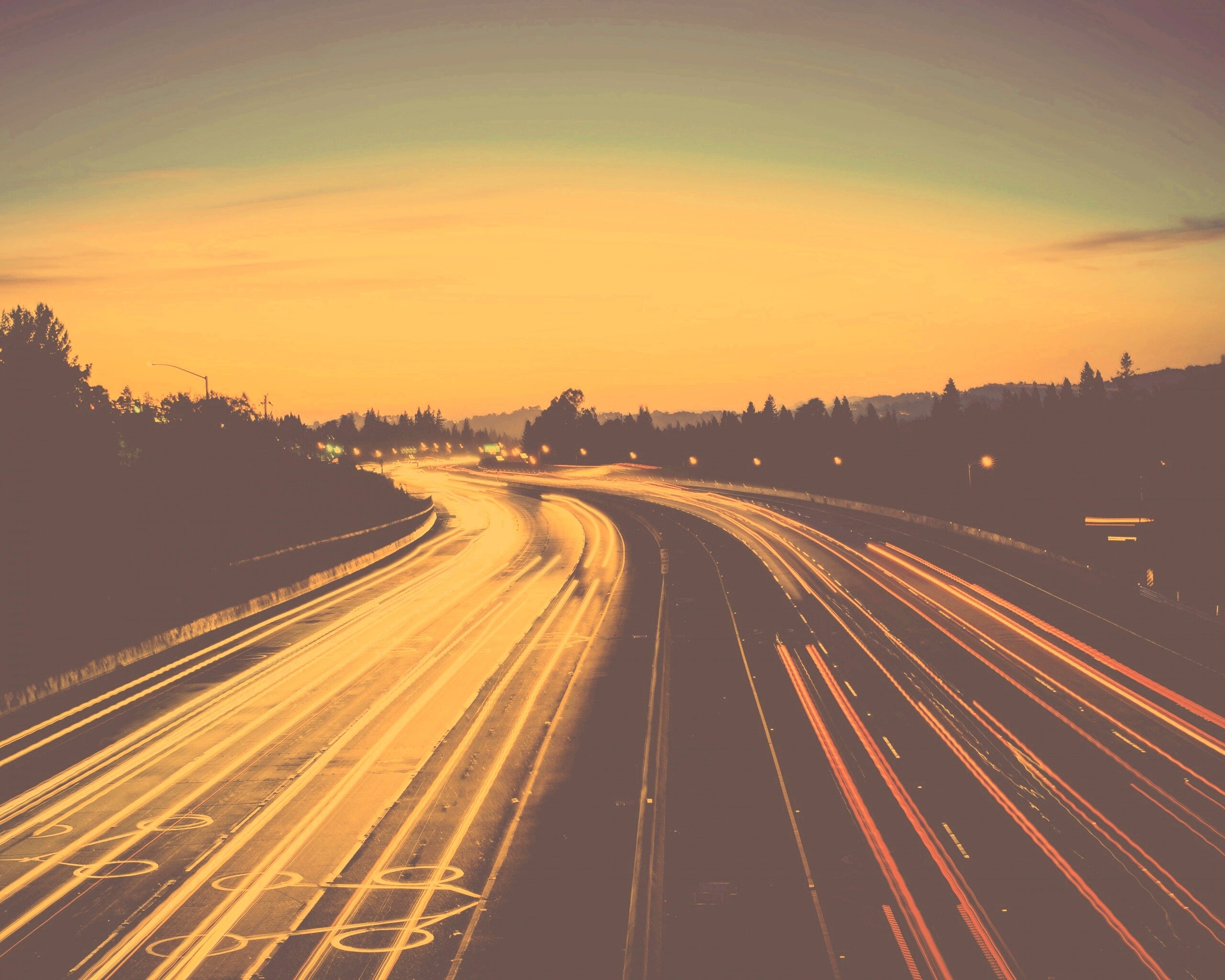 Автострада в огнях обои