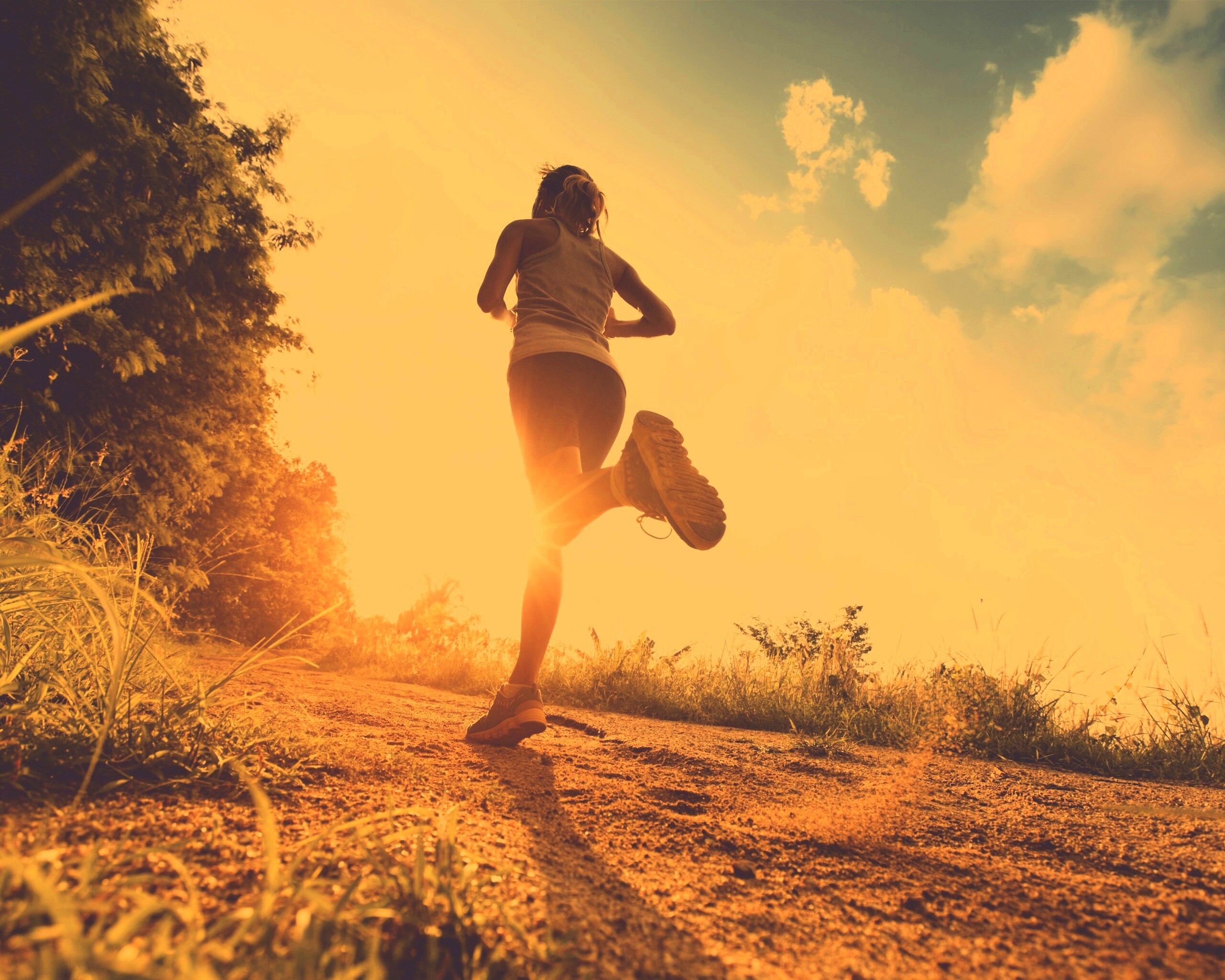 Девушка на пробежке обои