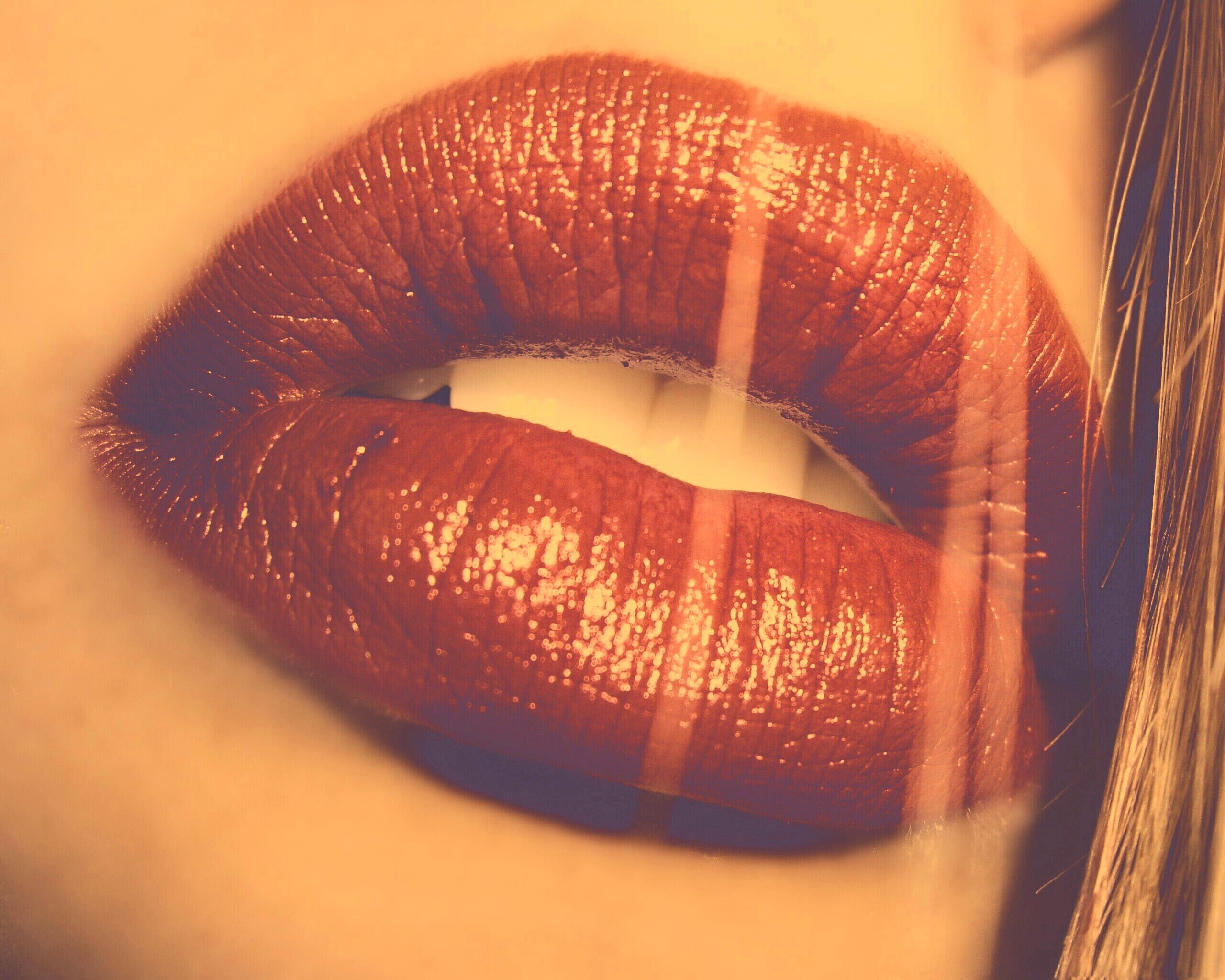 Сочные губы обои