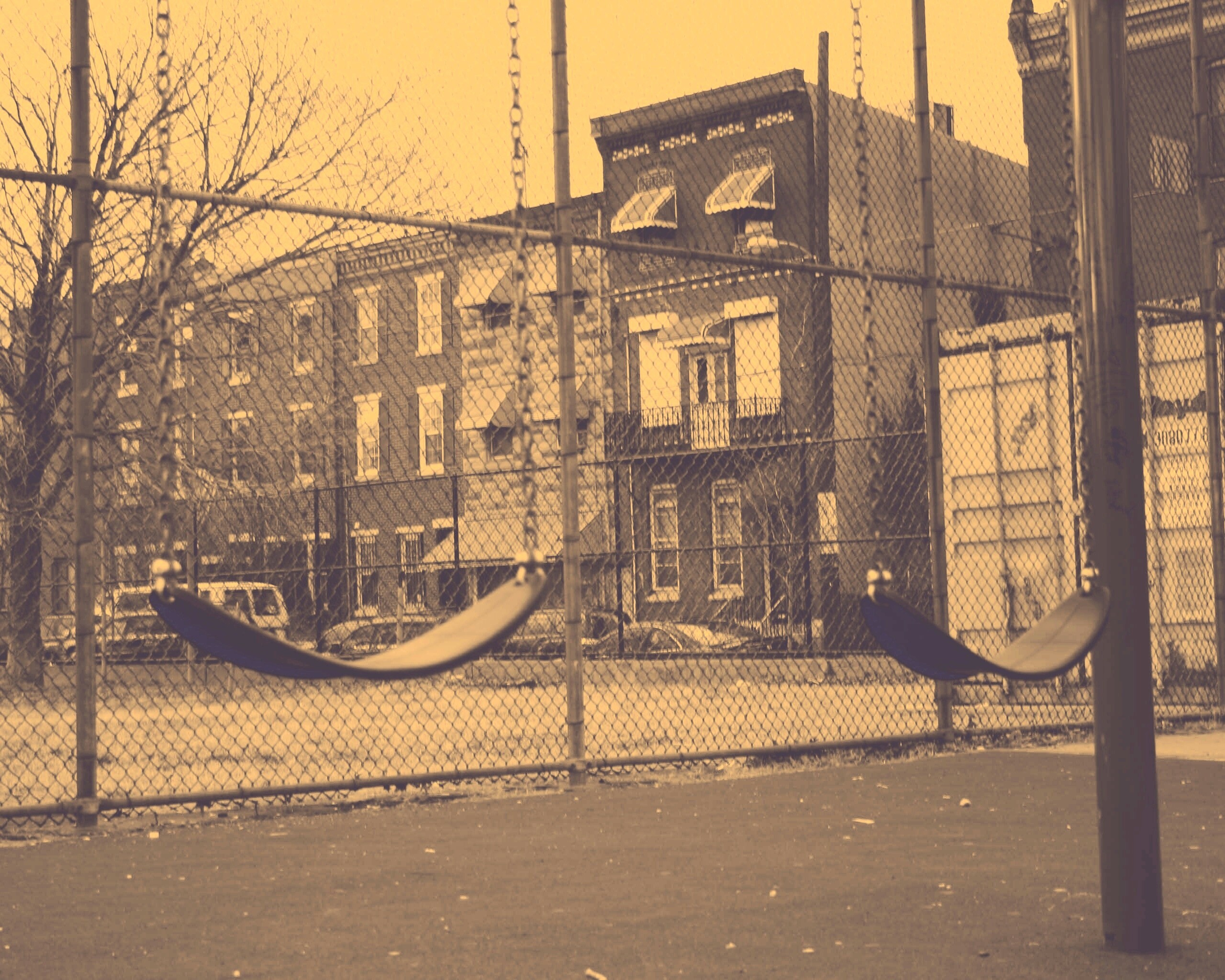 Пустые качели обои