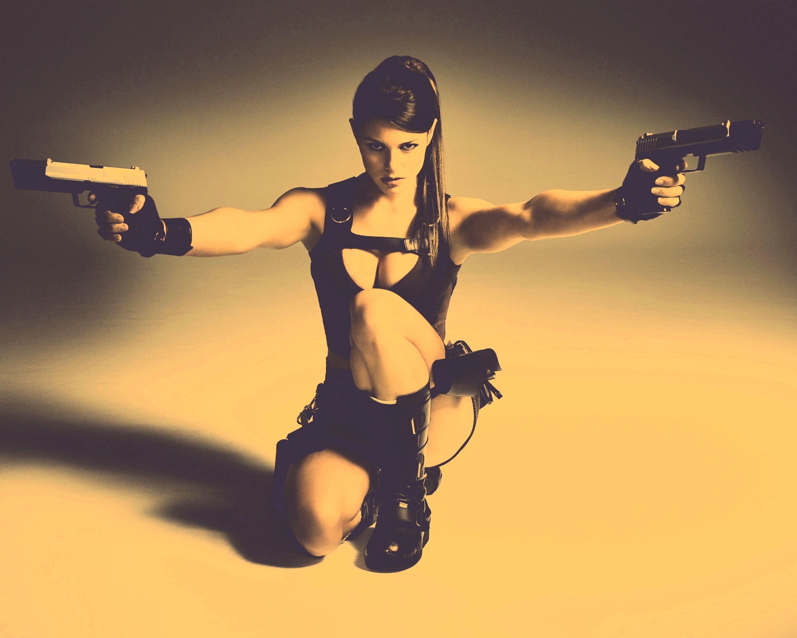 Alison Carrol в роли Лары Крофт обои