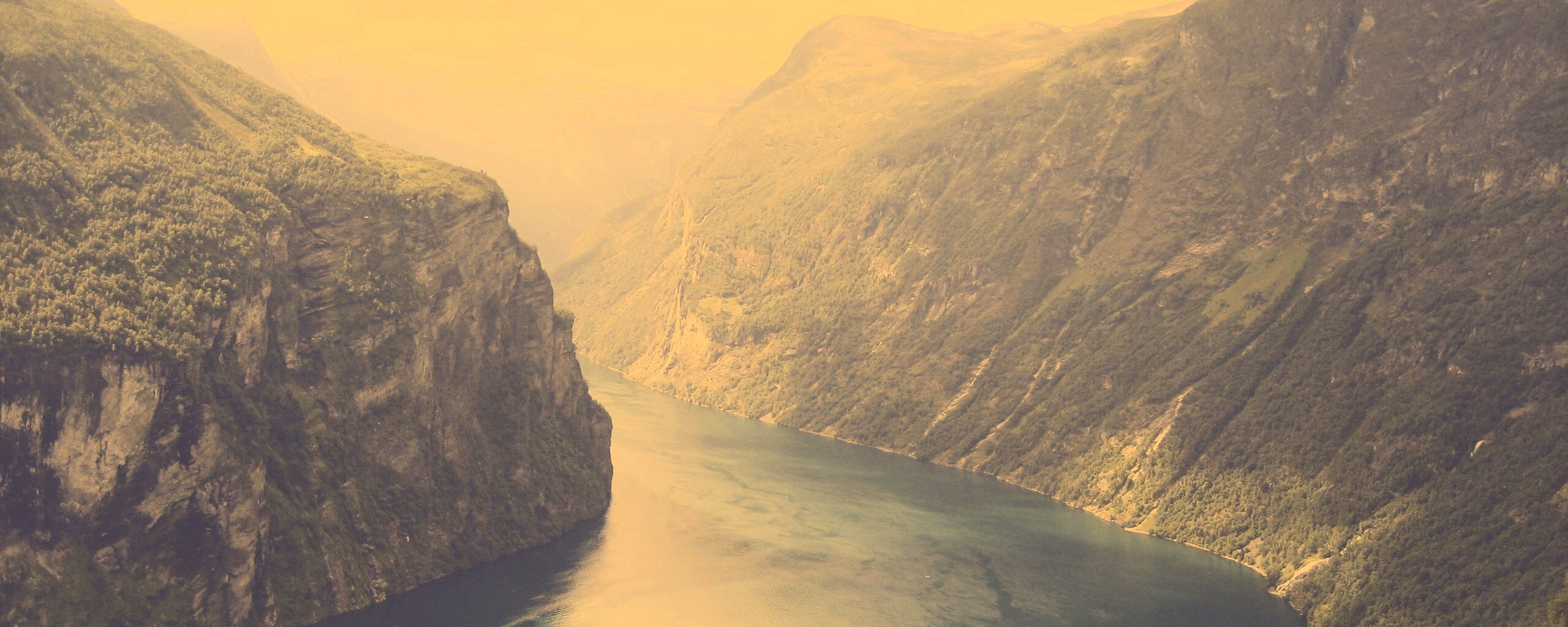 Горная река обои