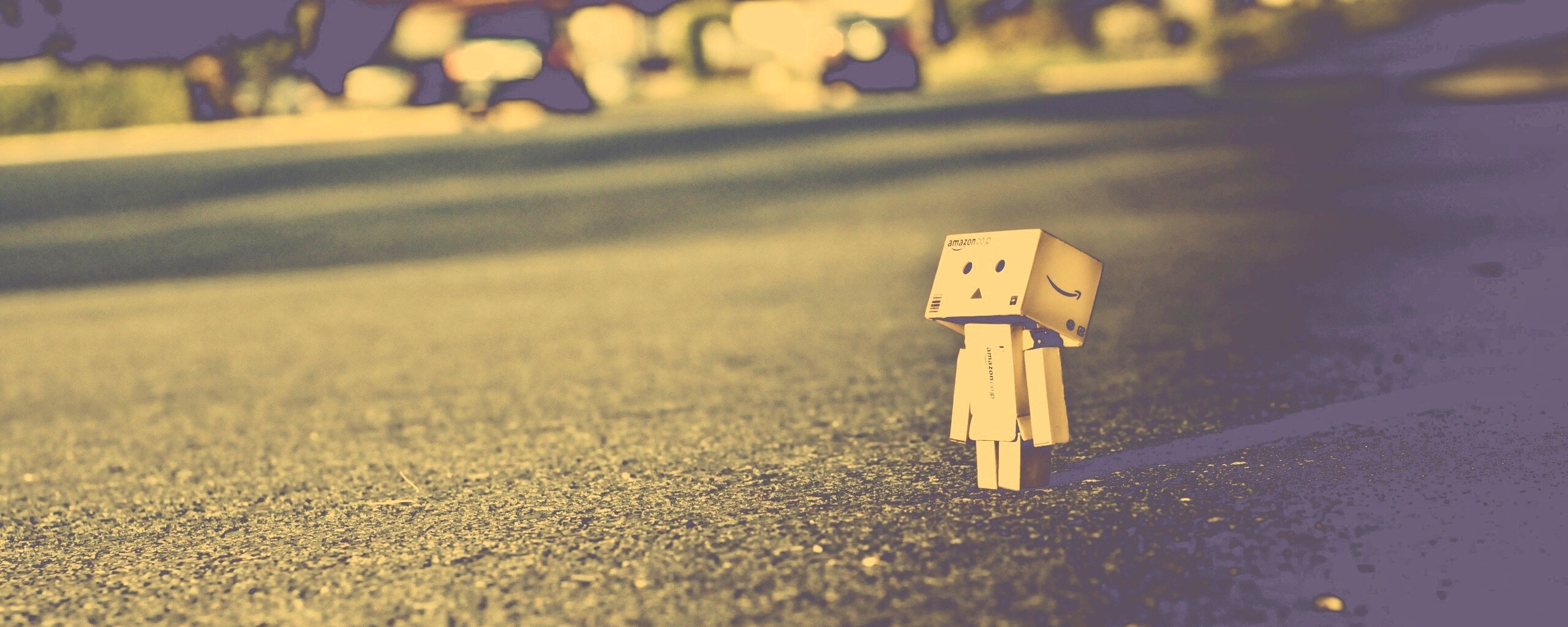 Данбо смотрит вверх обои