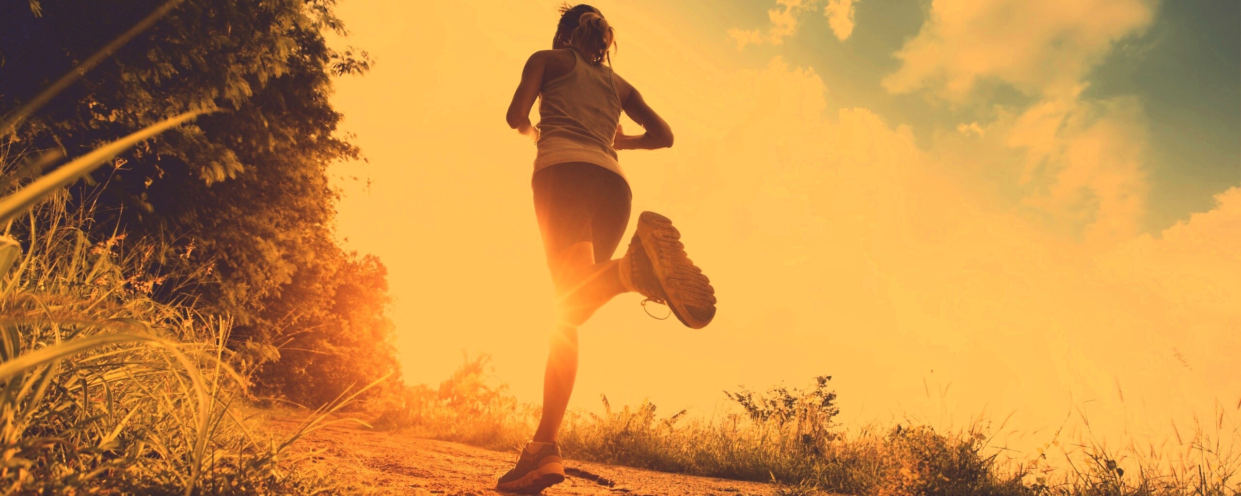 Девушка на пробежке обои