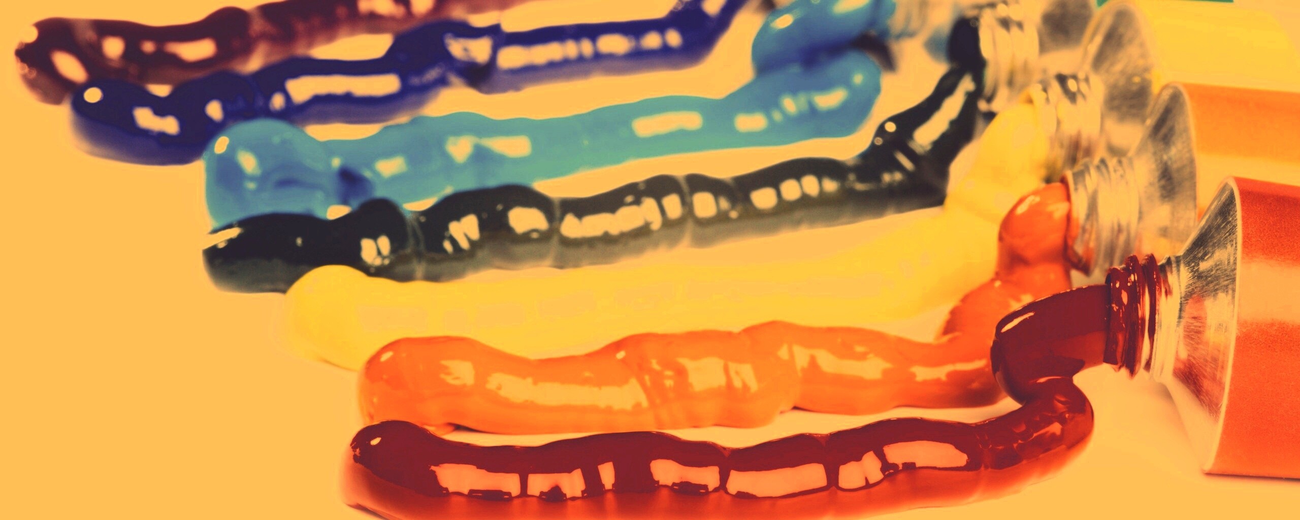 Тюбики с краской обои