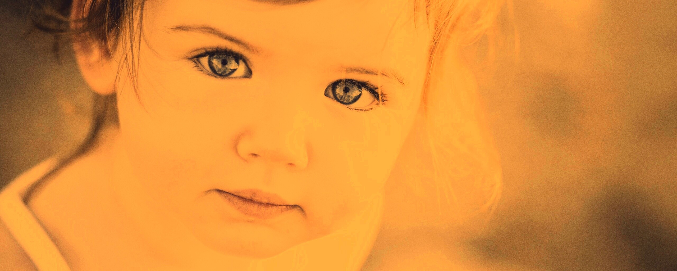 Детское личико обои