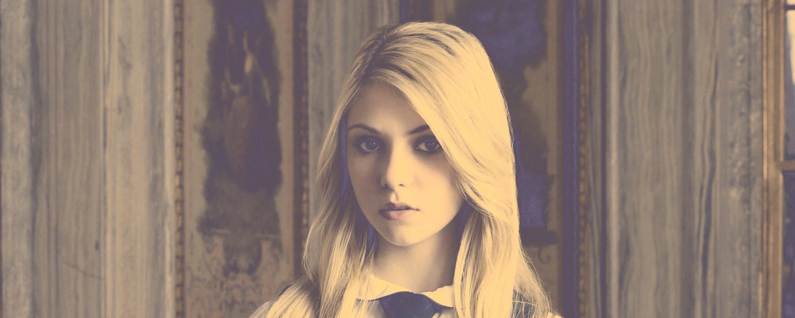 Тейлор Момсен обои