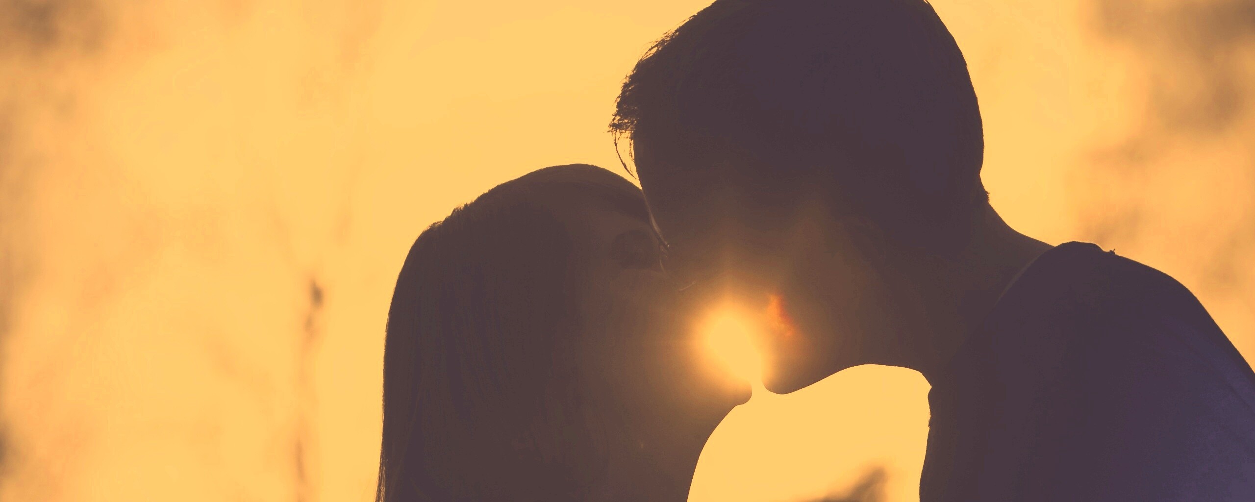 Поцелуй обои