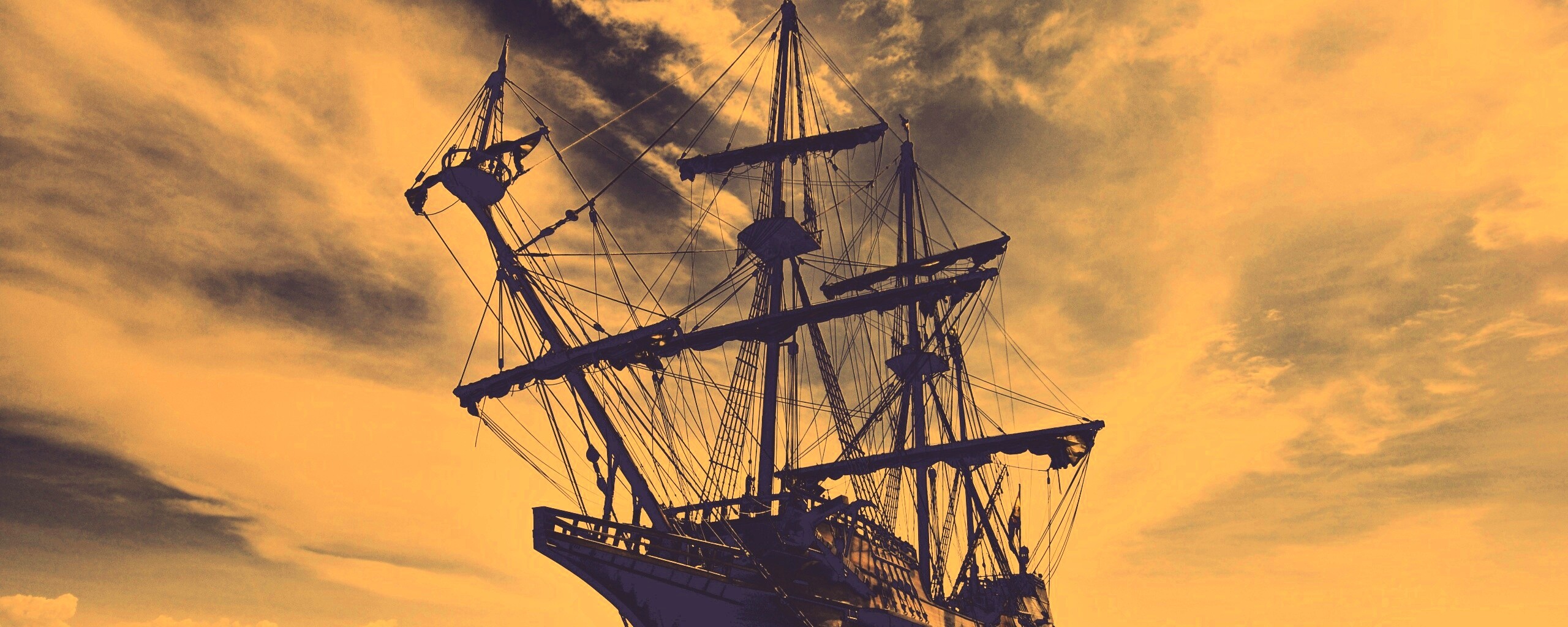Галеон в море обои
