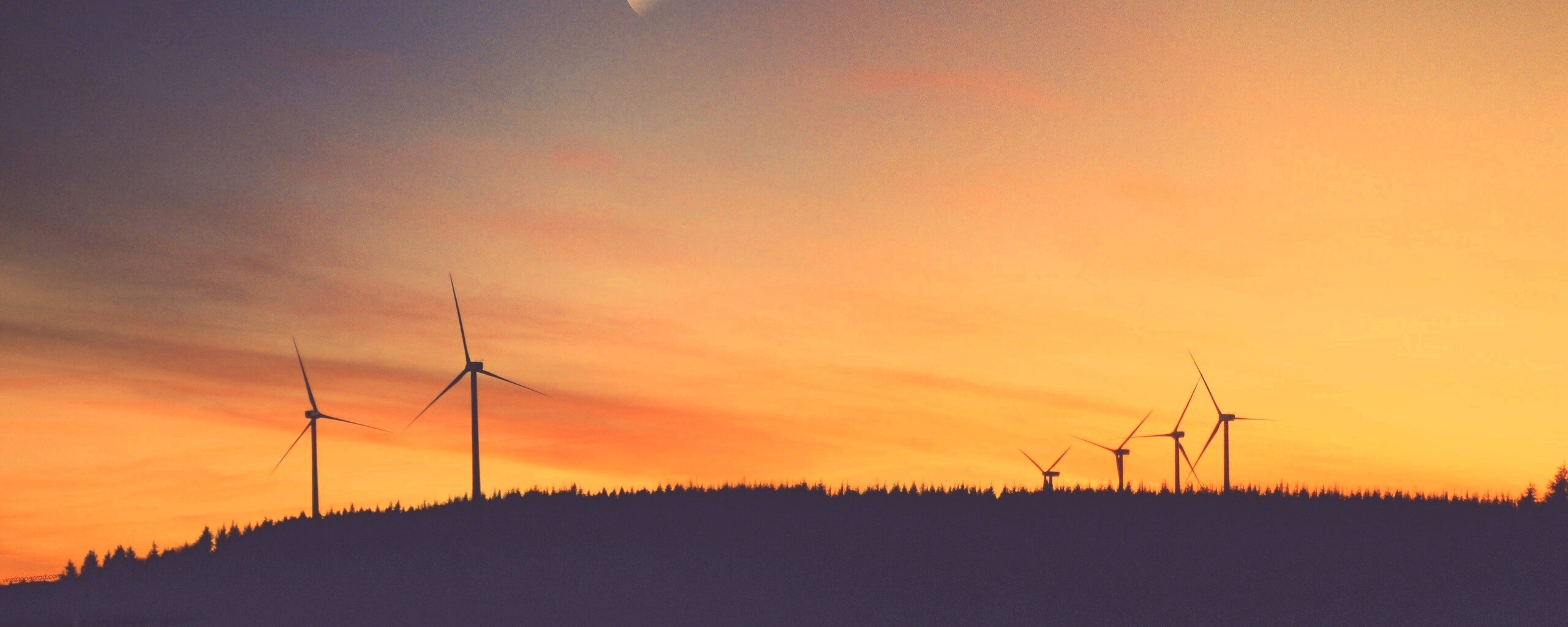 Закат за холмом обои