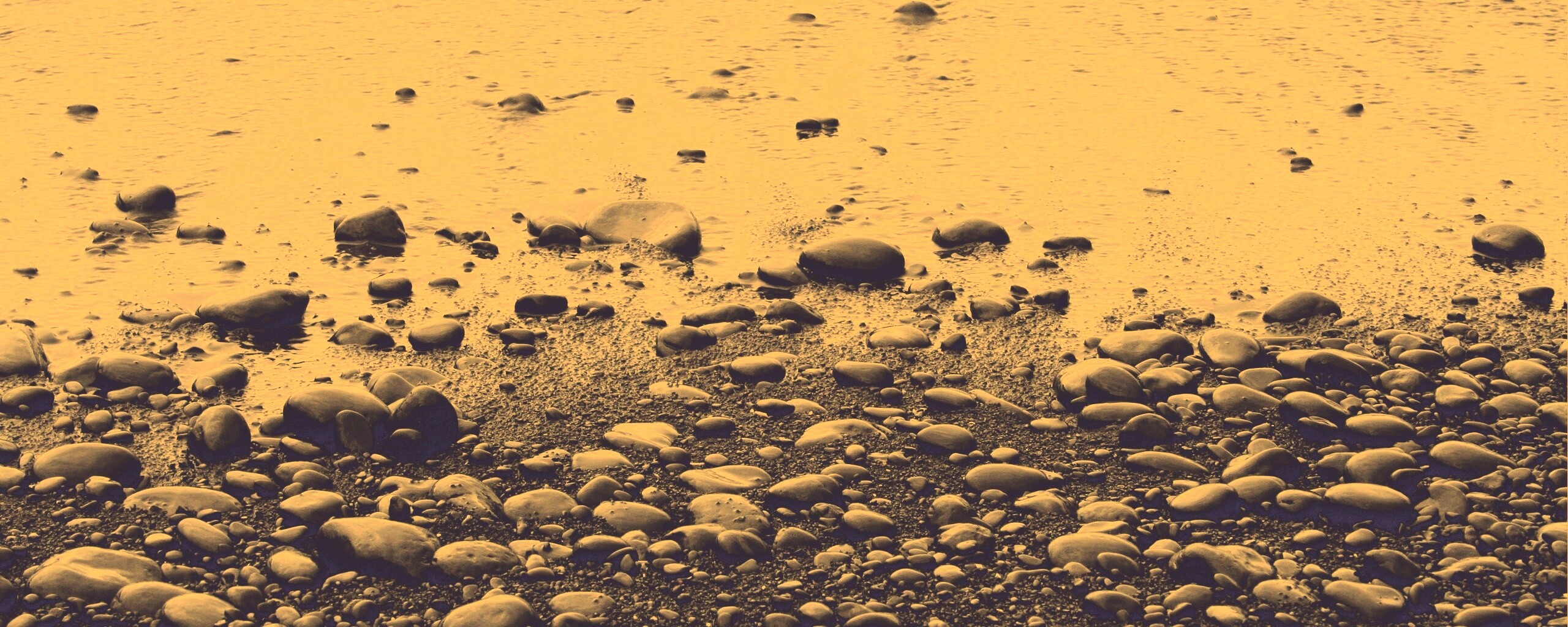 Темный пляж обои