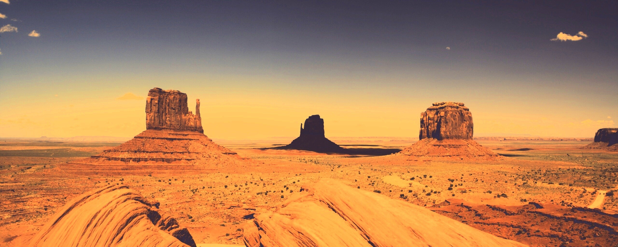 Долина монументальных гор обои