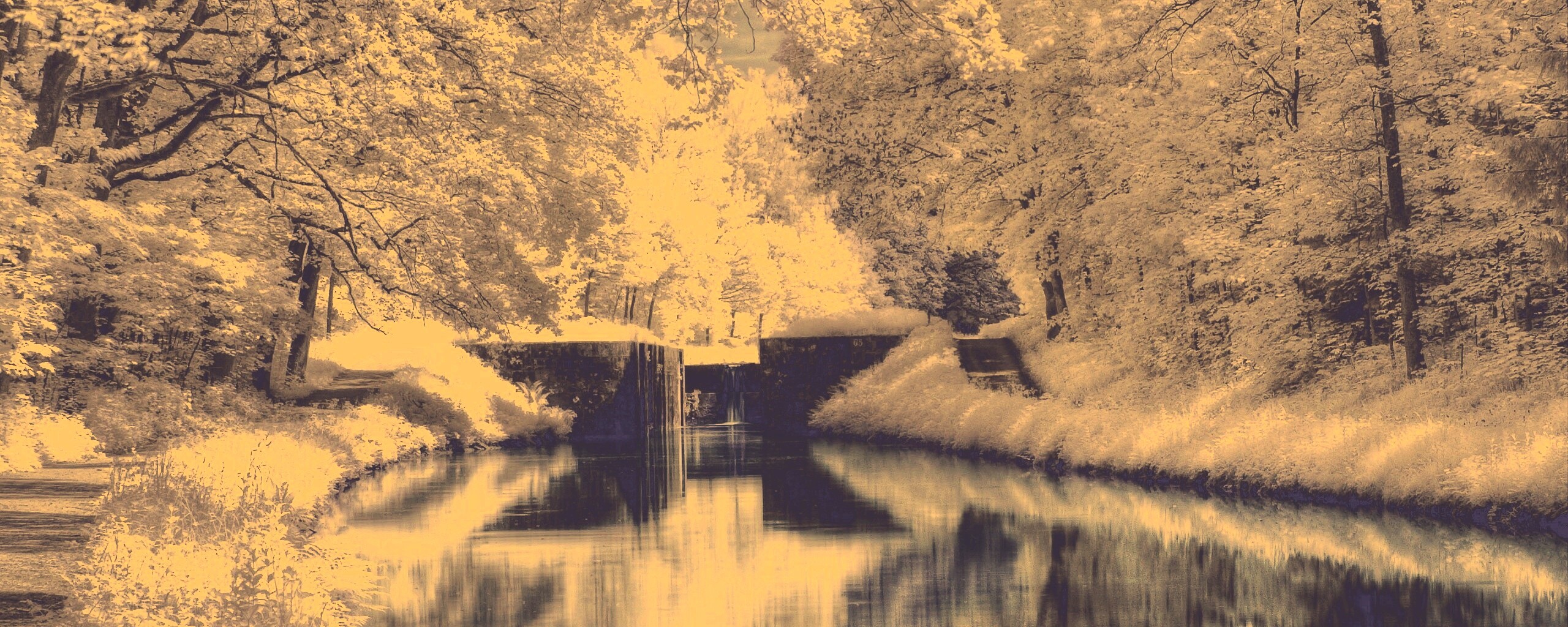 Замёрзжий канал обои