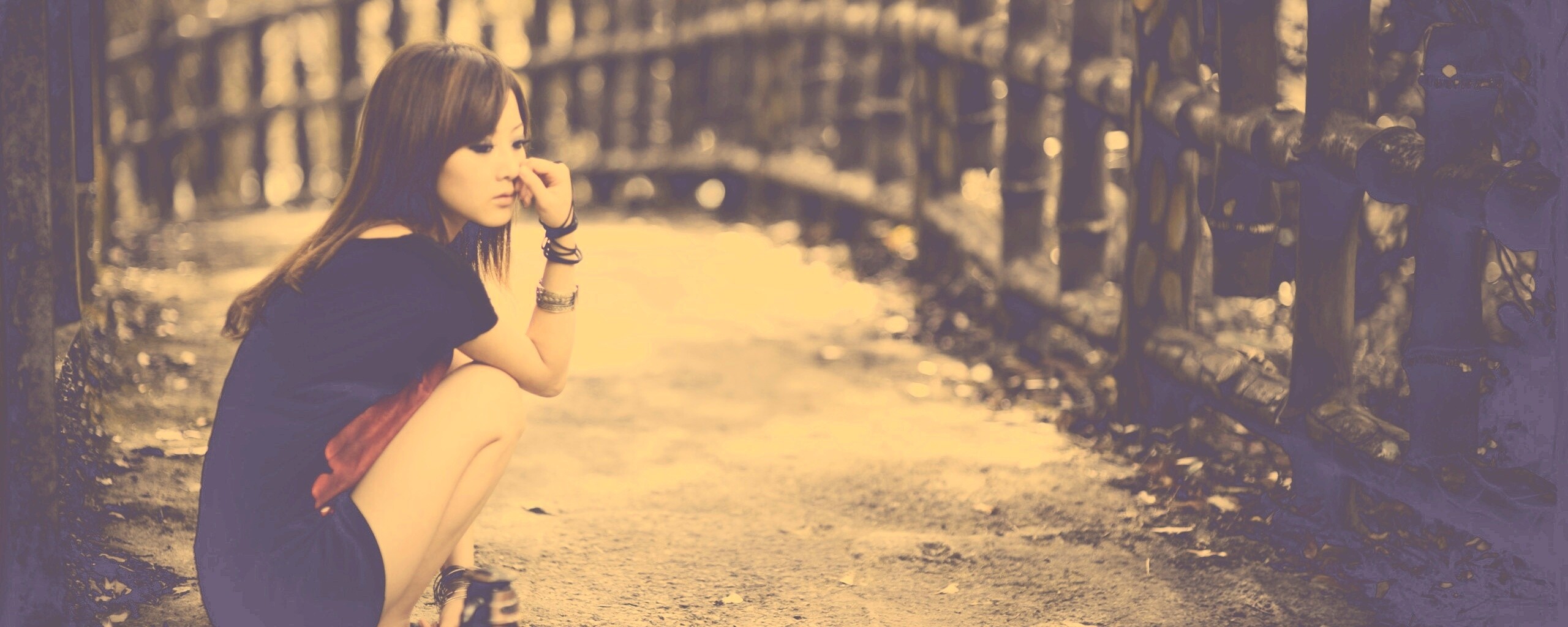 Грустная японская девушка обои