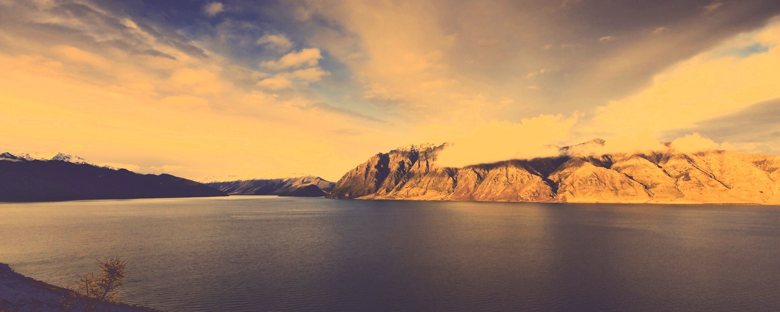 Живописная широкая река обои