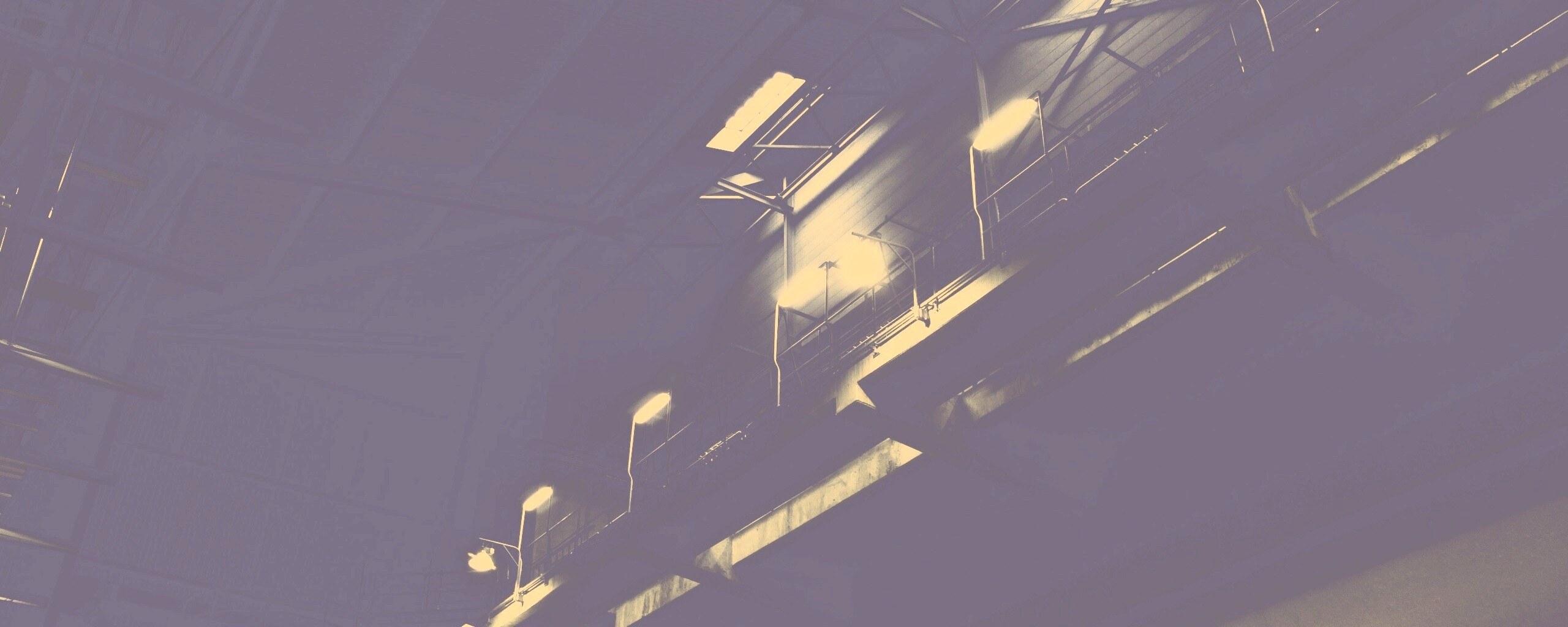 Платформа ночью обои