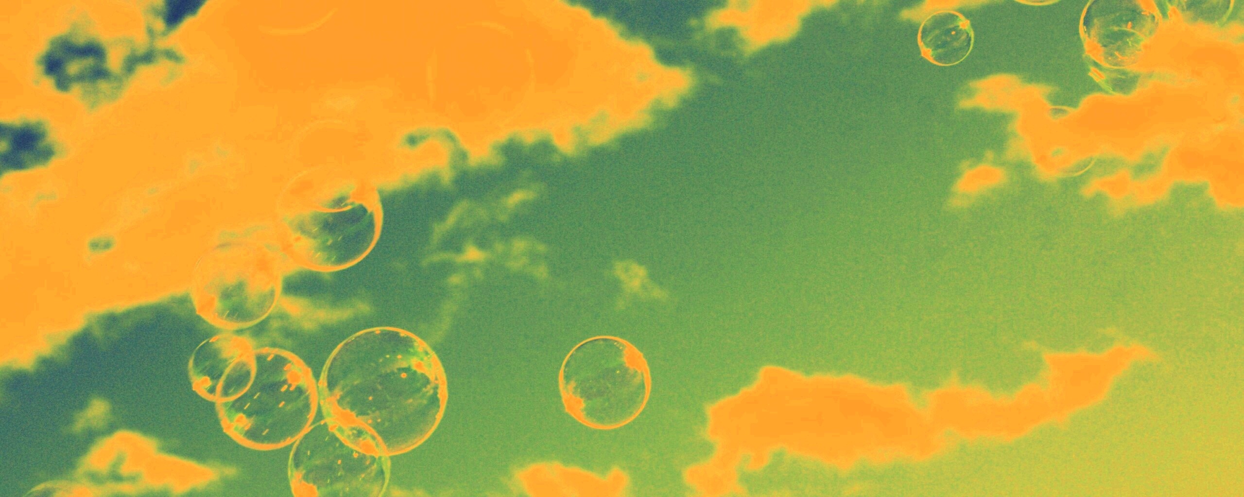 Мыльные пузыри в небе обои