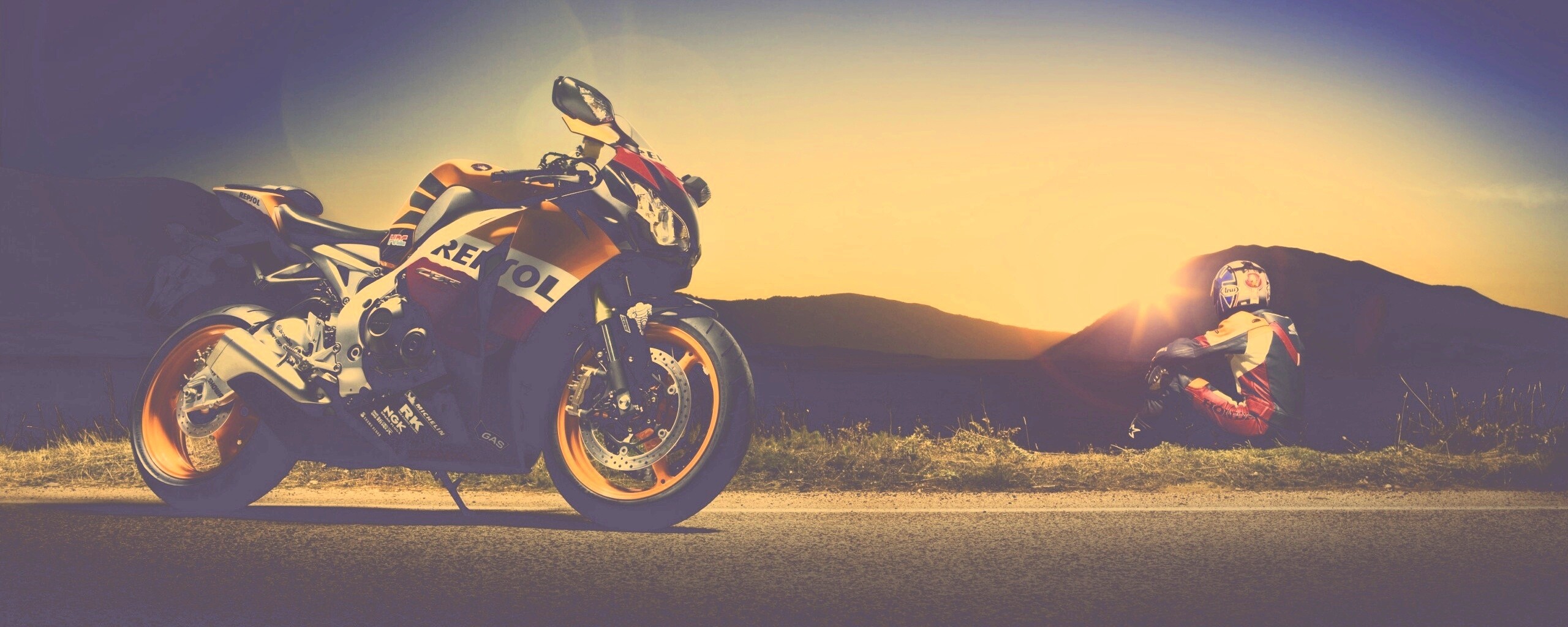 Мотоциклист и мотоцикл обои