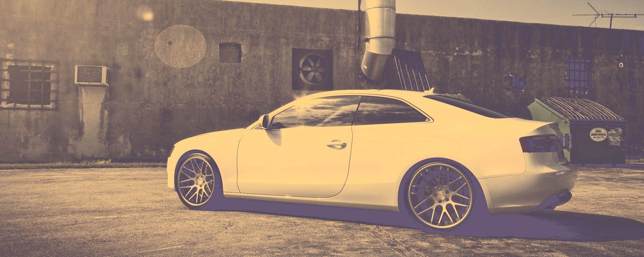 Белый автомобиль обои