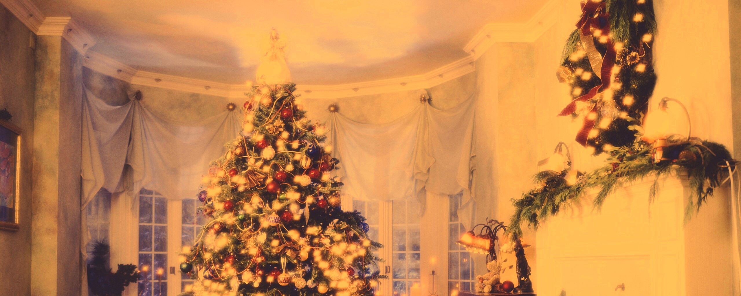 Подарки под ёлкой обои