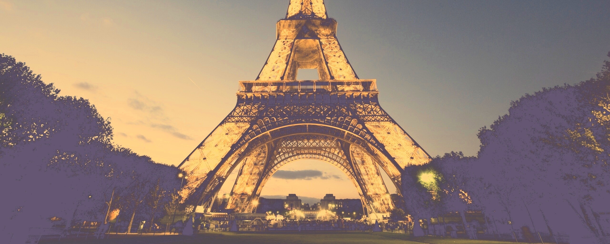 Светящаяся эйфелева башня обои