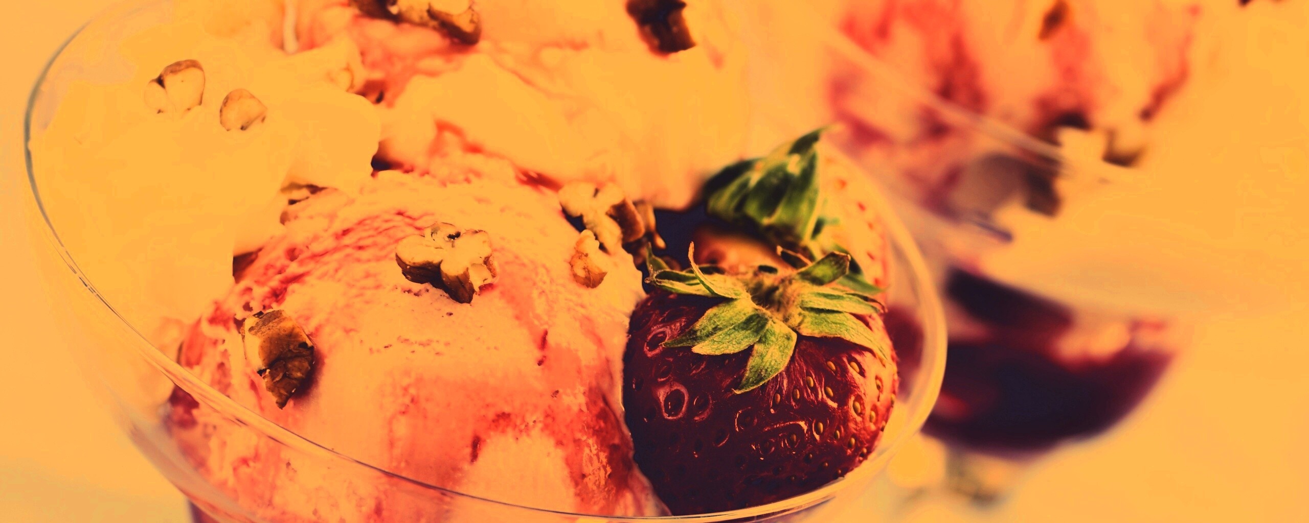 Клубничное мороженное обои