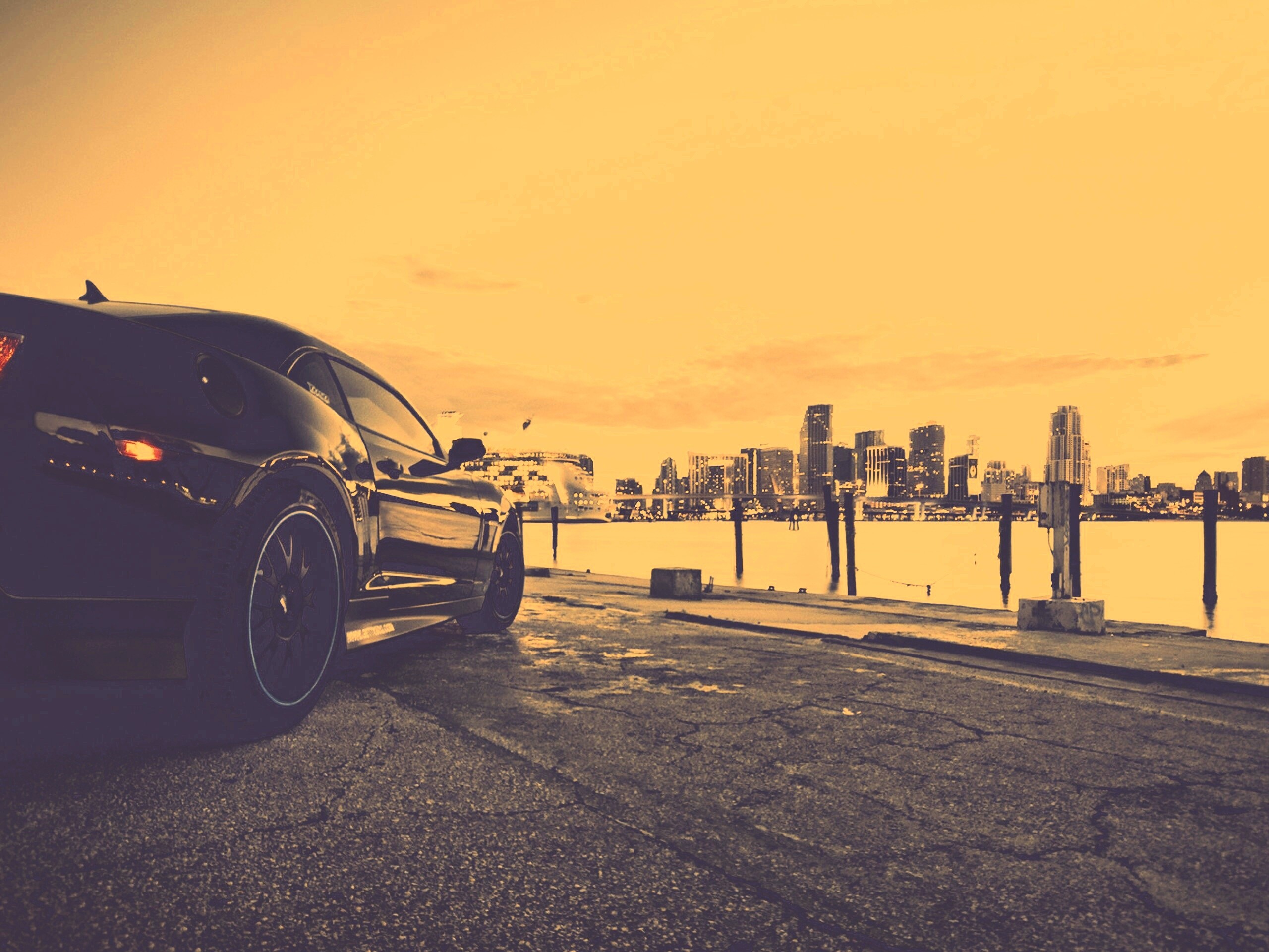 Черный спорткар обои