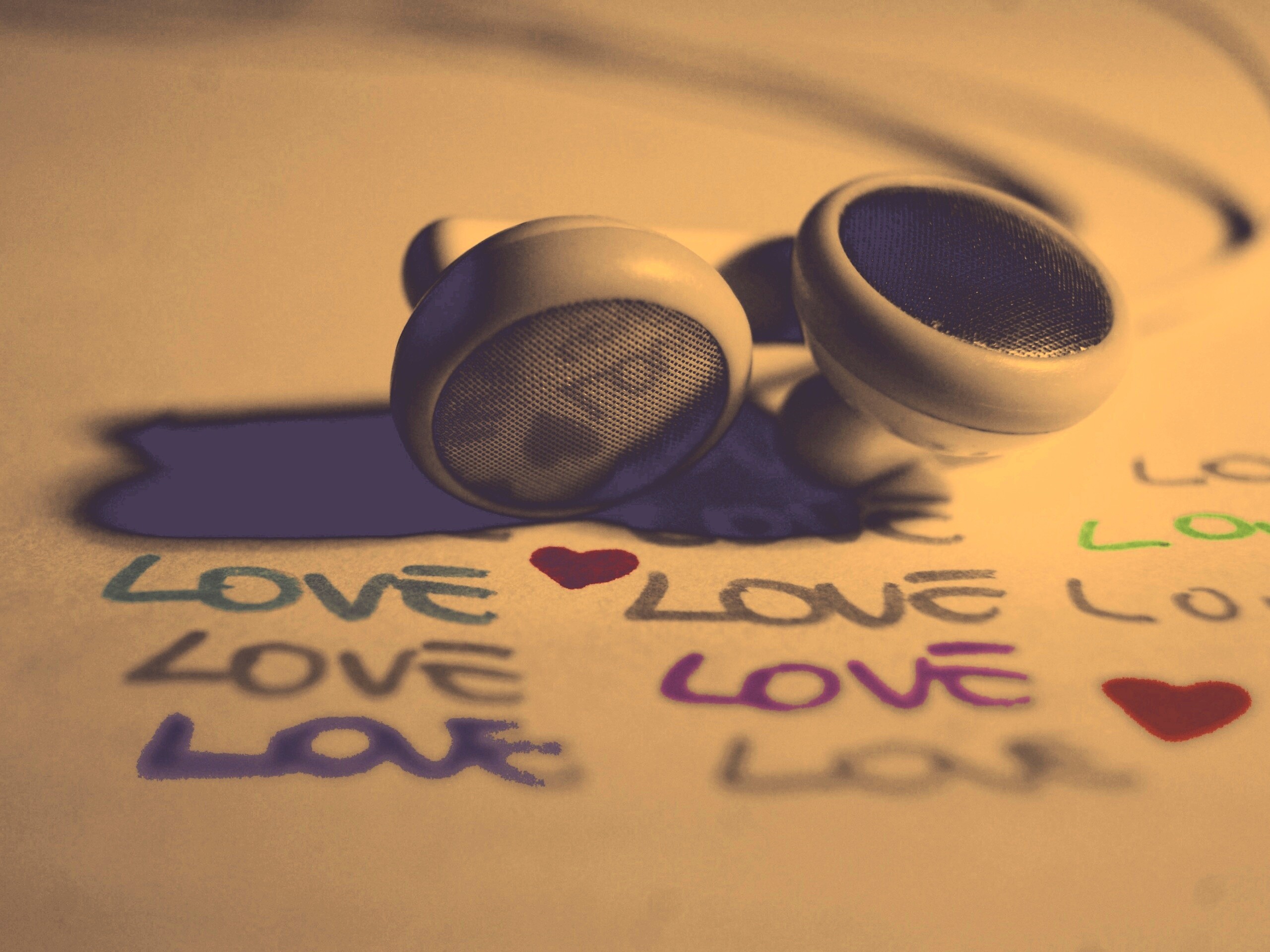 Наушники и любовь обои