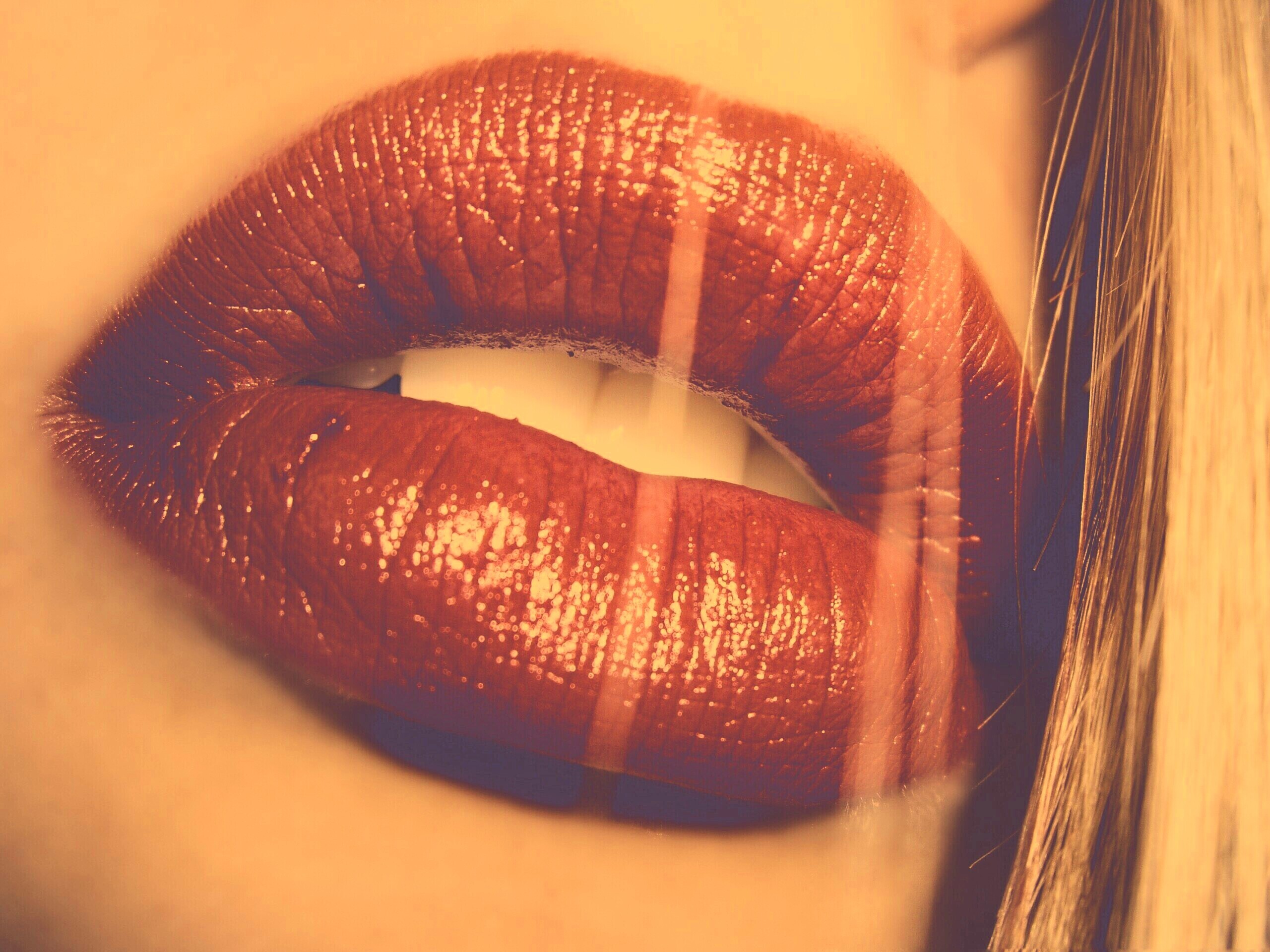 Сочные губы обои