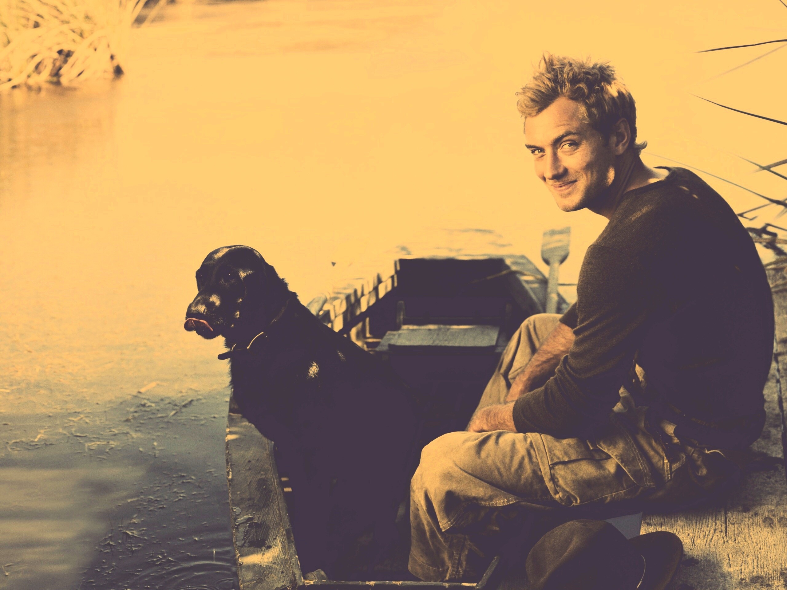 Джуд Лоу на лодке обои