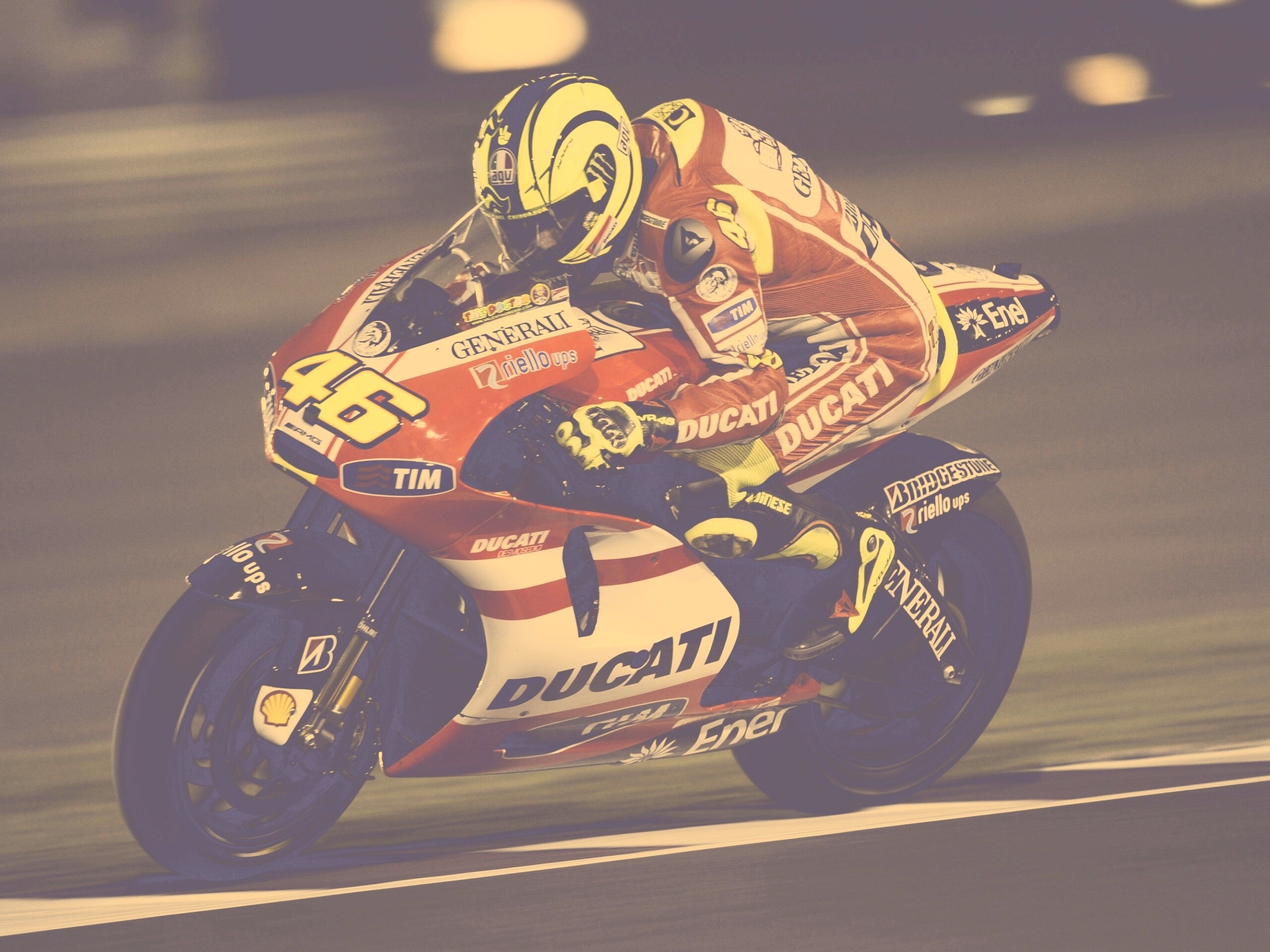 Мотоциклист на треке обои