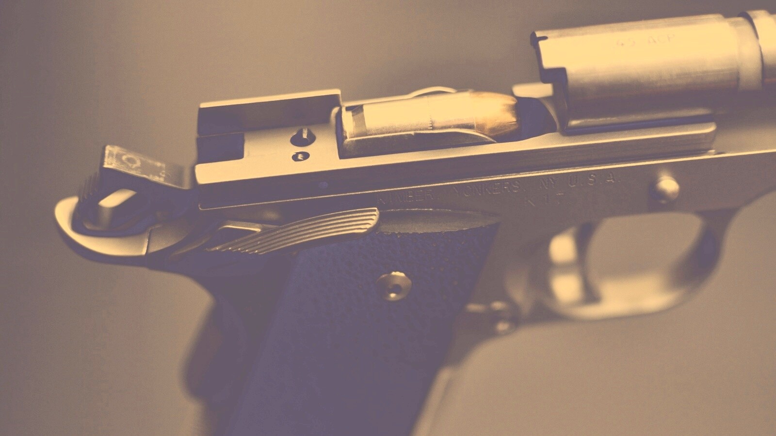 Разобранный пистолет обои